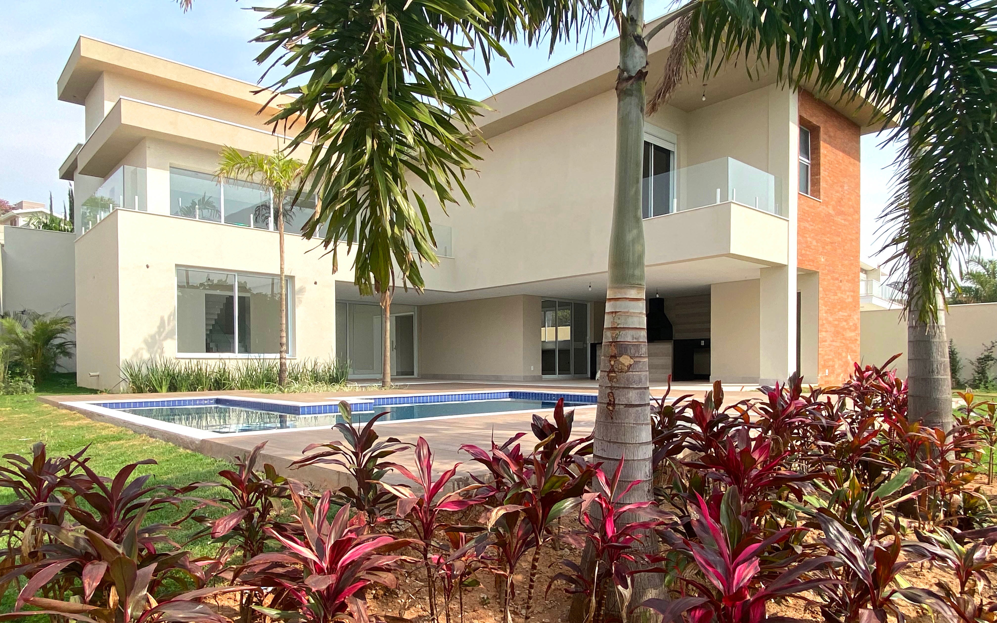 Casa de Condomínio à venda com 4 quartos, 450m² - Foto 1