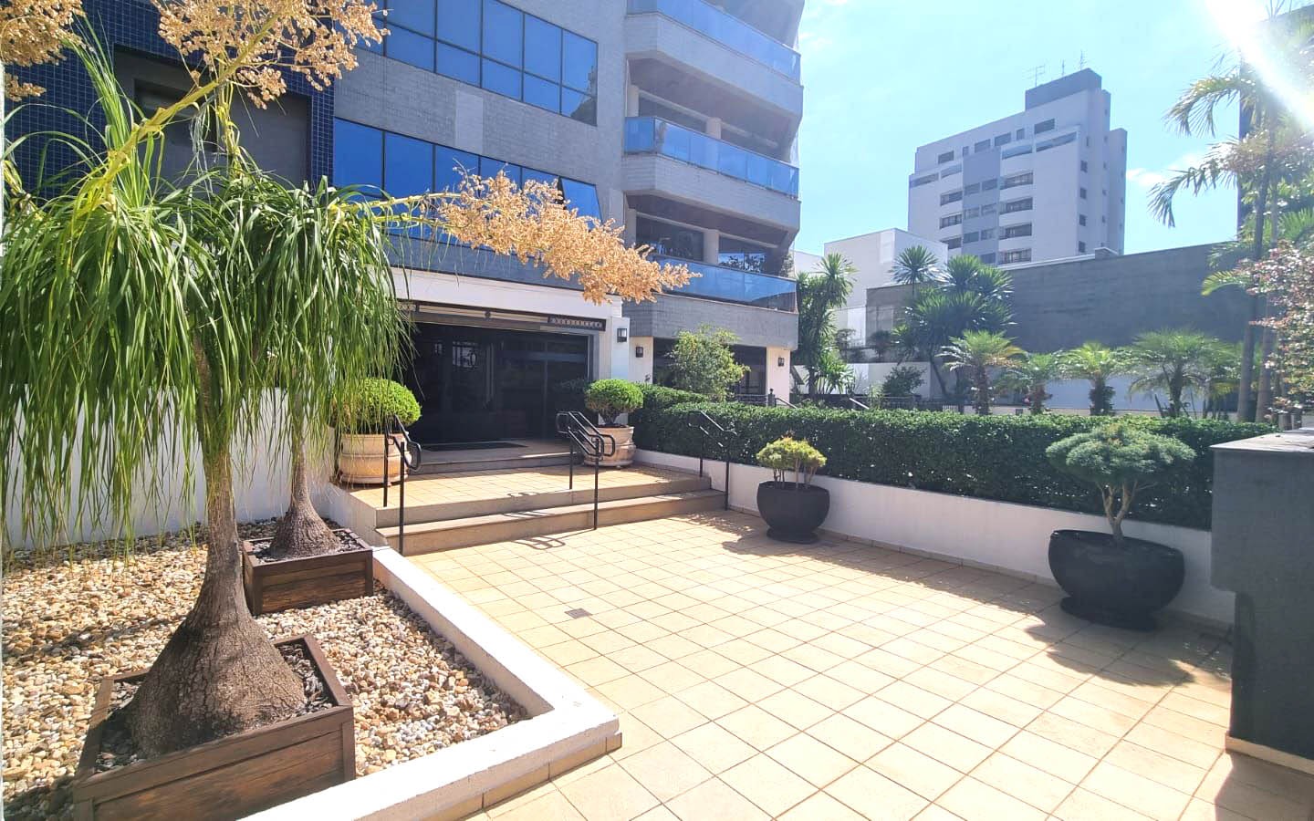 Apartamento à venda com 4 quartos, 250m² - Foto 1