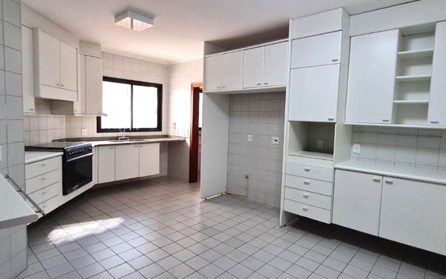 Apartamento à venda com 4 quartos, 161m² - Foto 3