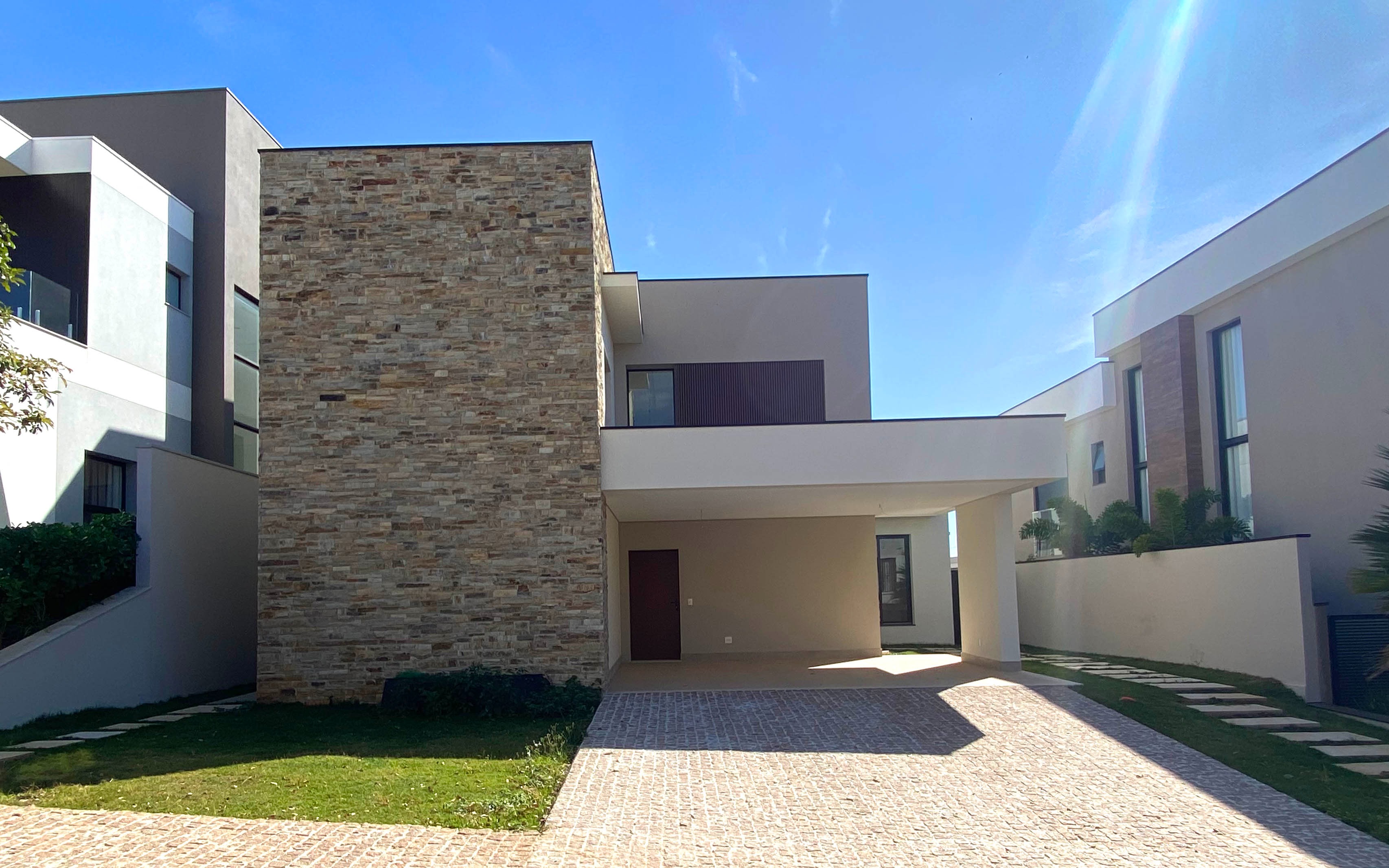 Casa de Condomínio à venda com 3 quartos, 460m² - Foto 1