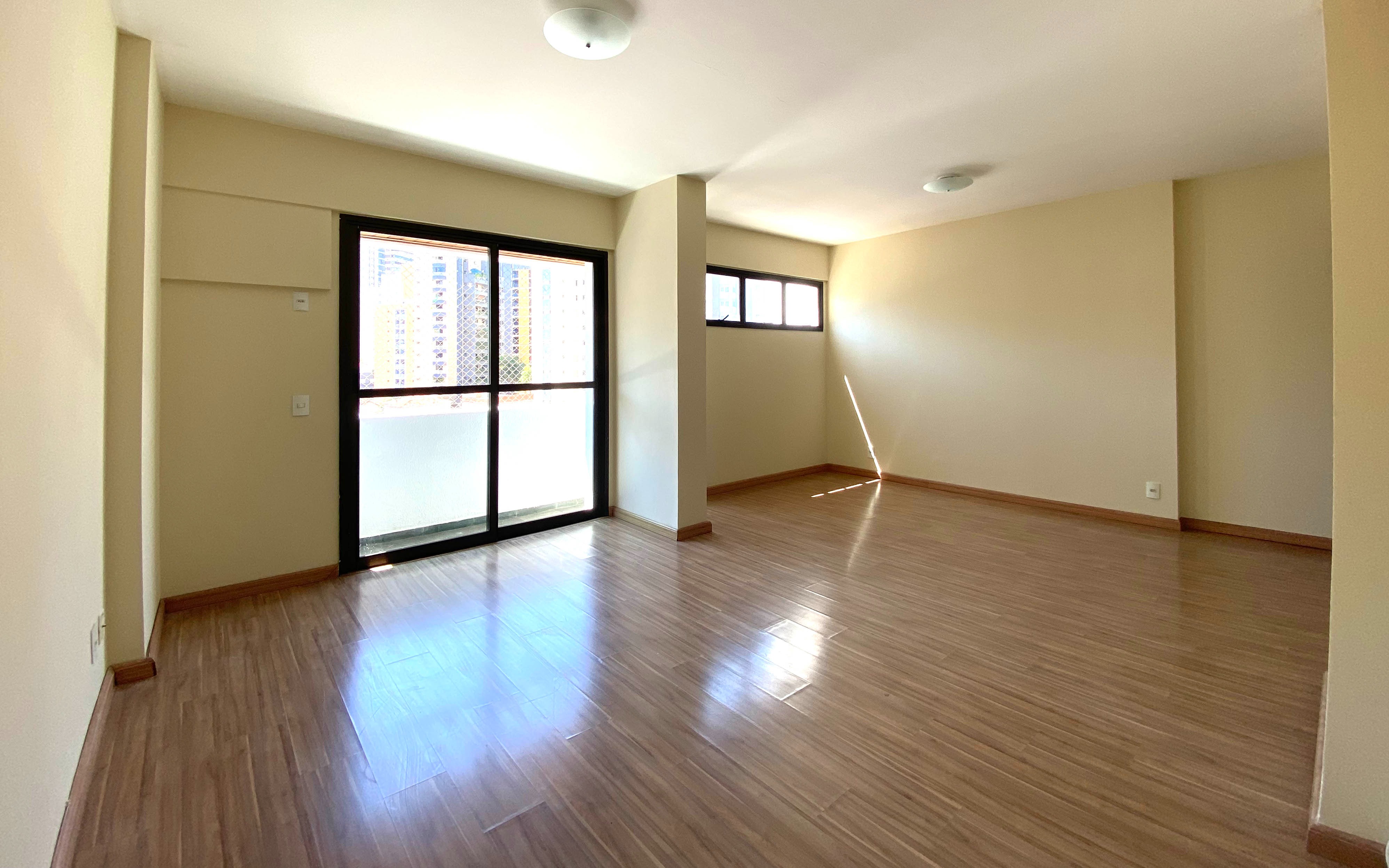 Apartamento à venda com 3 quartos, 97m² - Foto 2