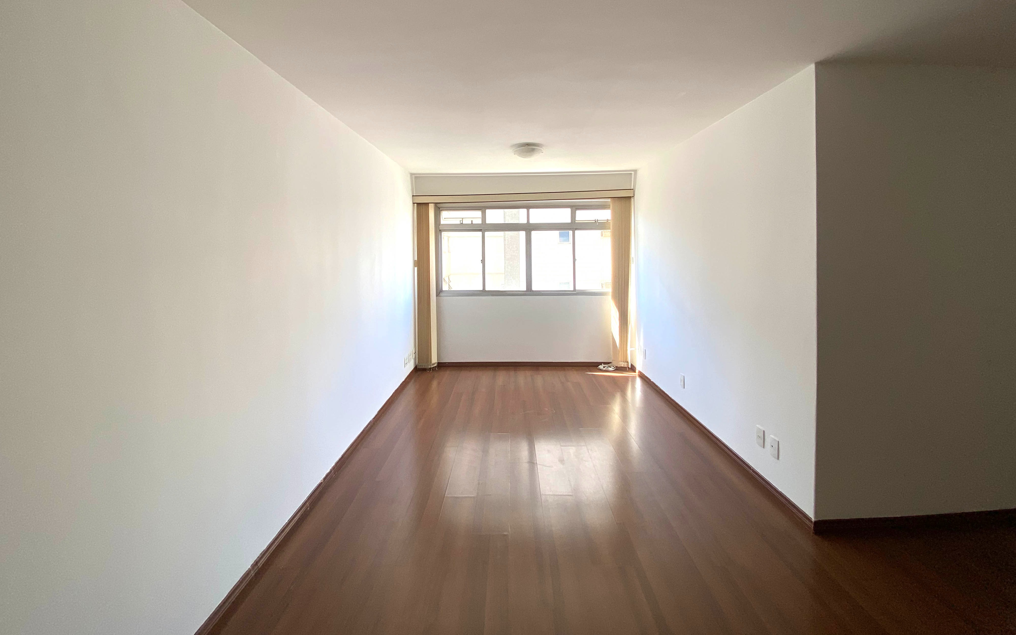 Apartamento à venda com 2 quartos, 72m² - Foto 2