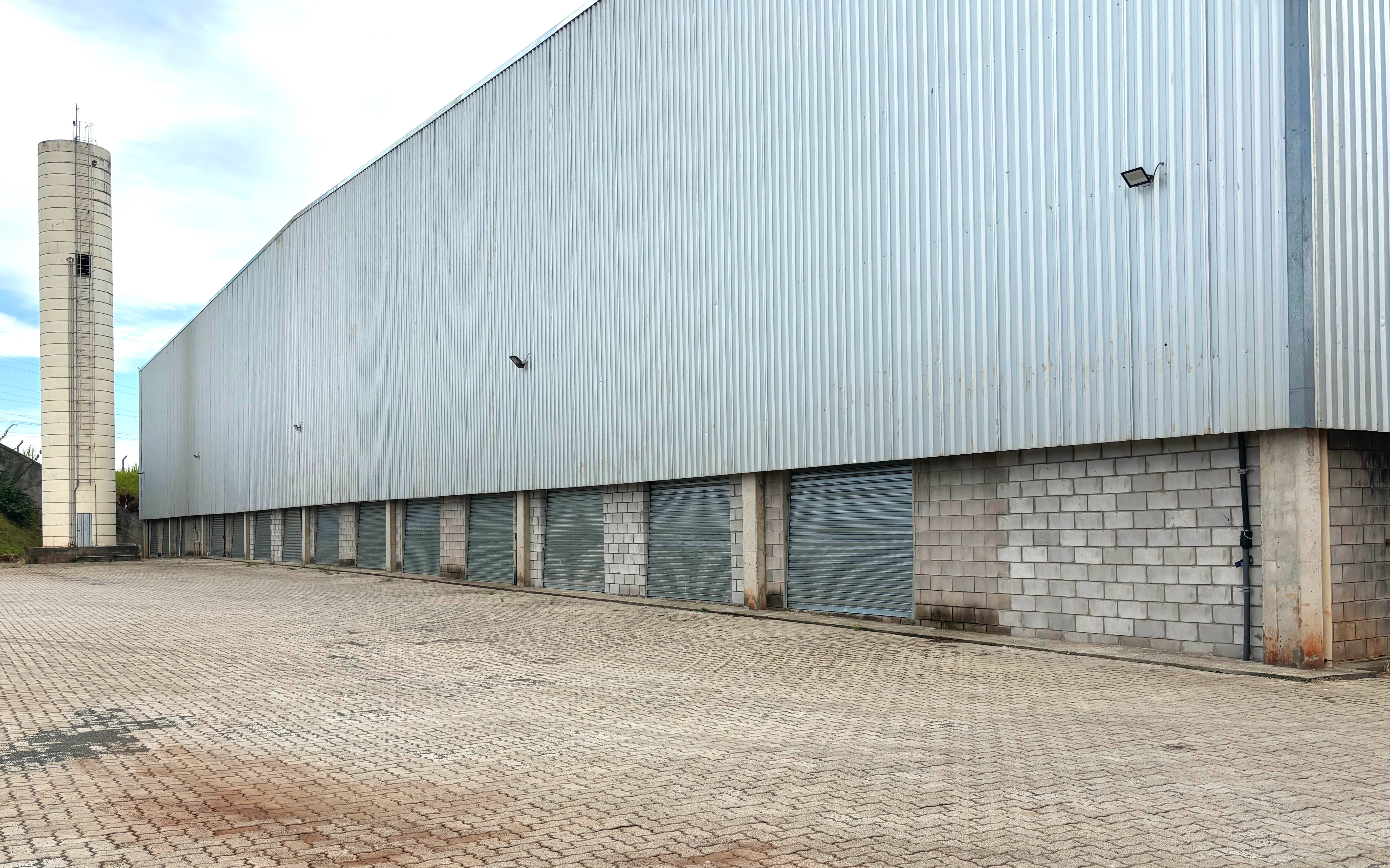 Depósito-Galpão-Armazém para alugar, 2300m² - Foto 4