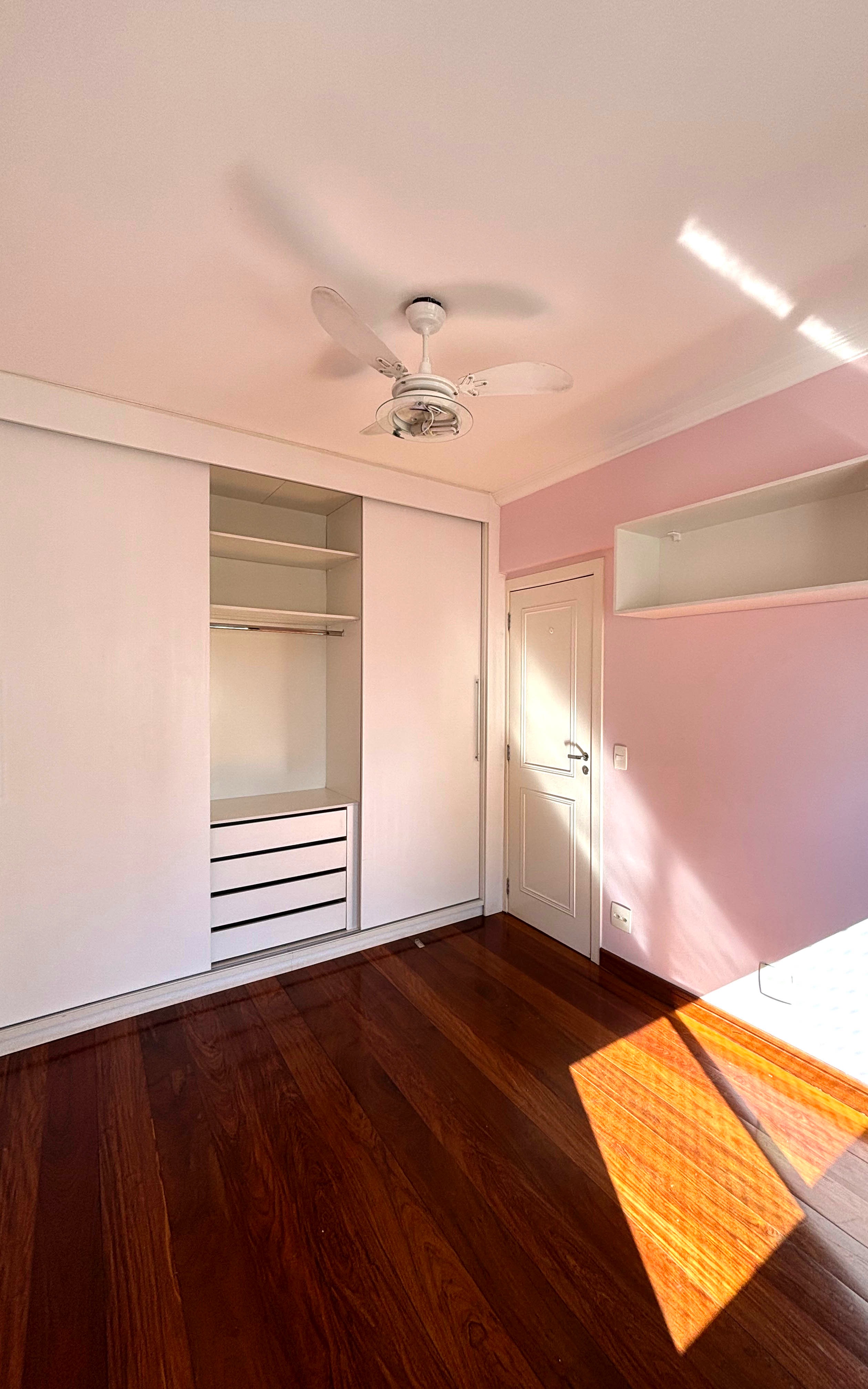 Apartamento para alugar com 3 quartos, 117m² - Foto 15