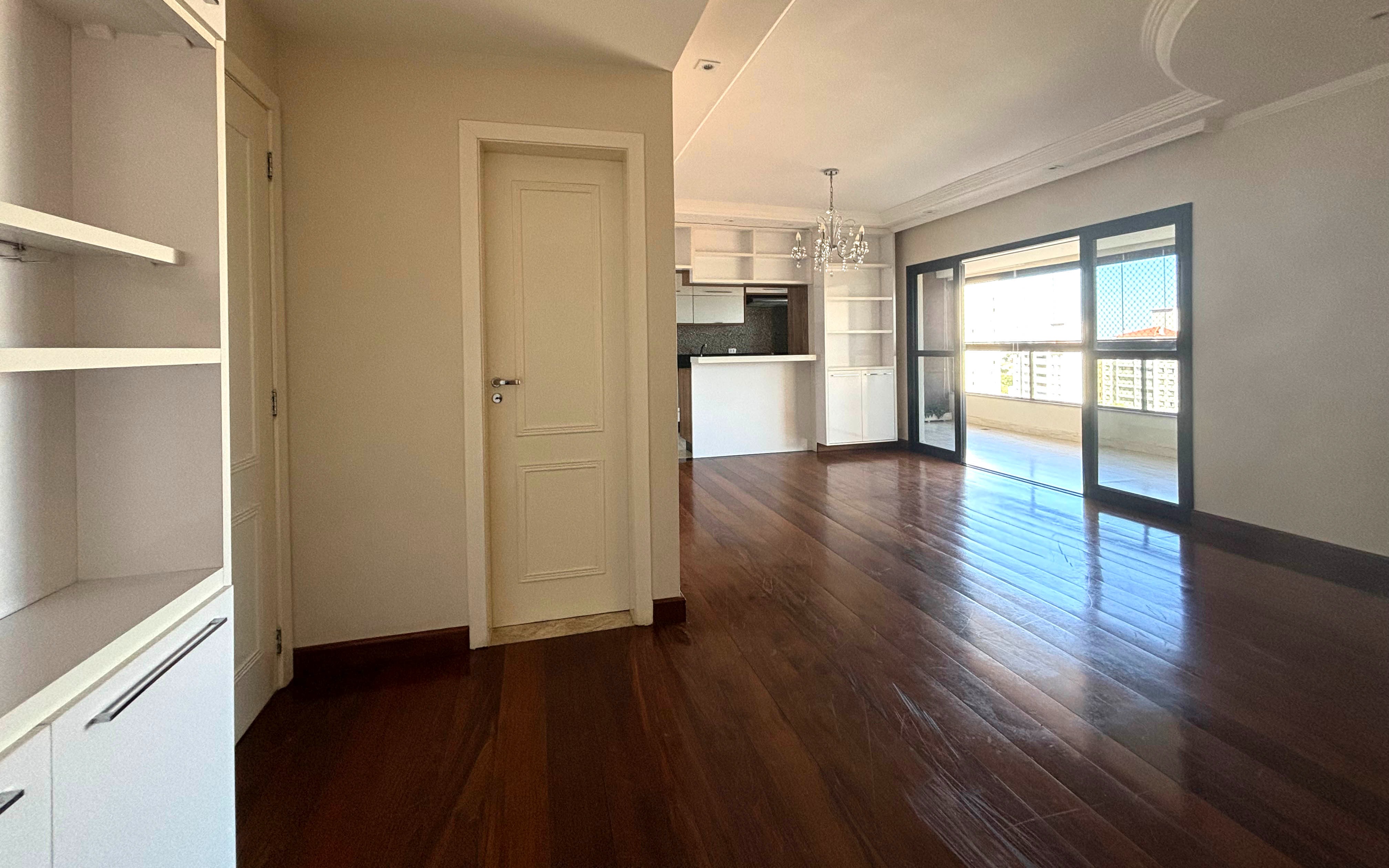 Apartamento para alugar com 3 quartos, 117m² - Foto 2