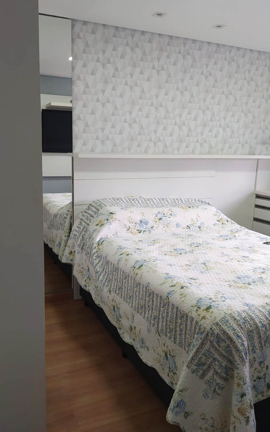 Apartamento à venda com 2 quartos, 61m² - Foto 4