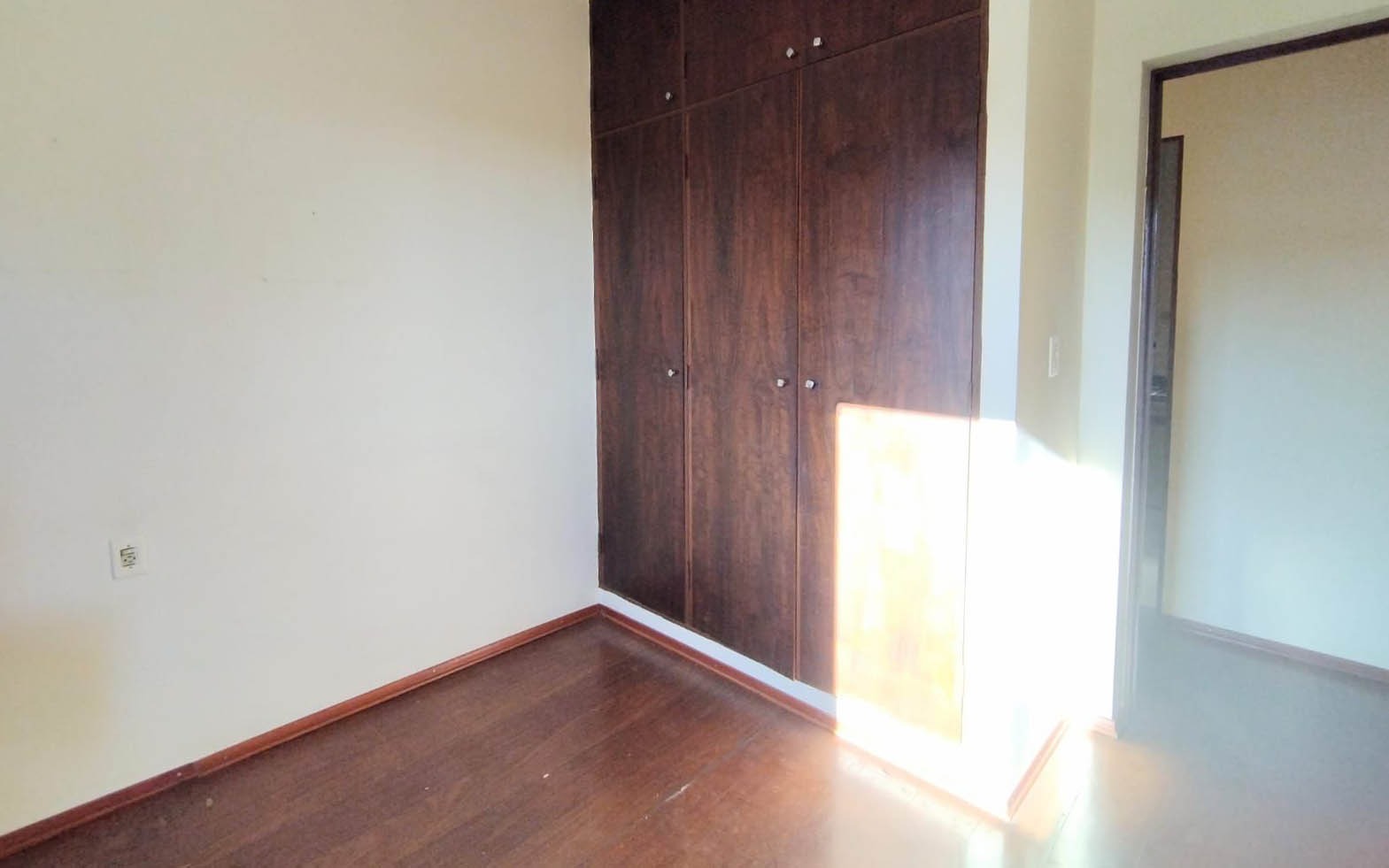 Apartamento à venda e aluguel com 3 quartos, 99m² - Foto 10