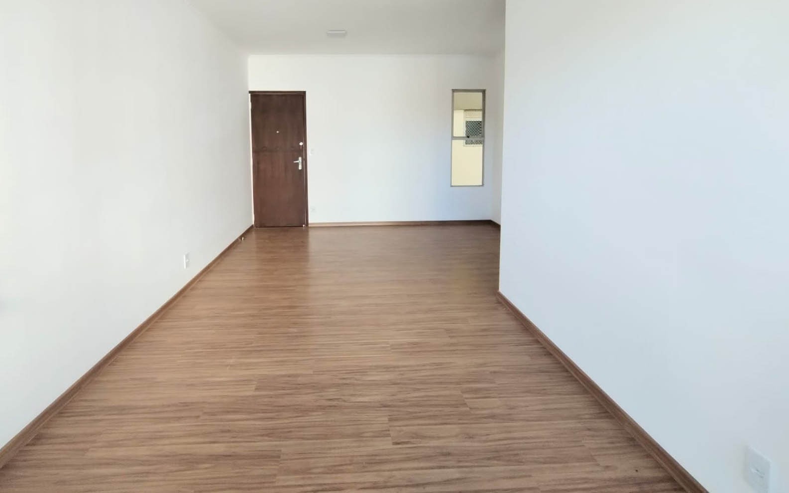 Apartamento à venda com 3 quartos, 95m² - Foto 2