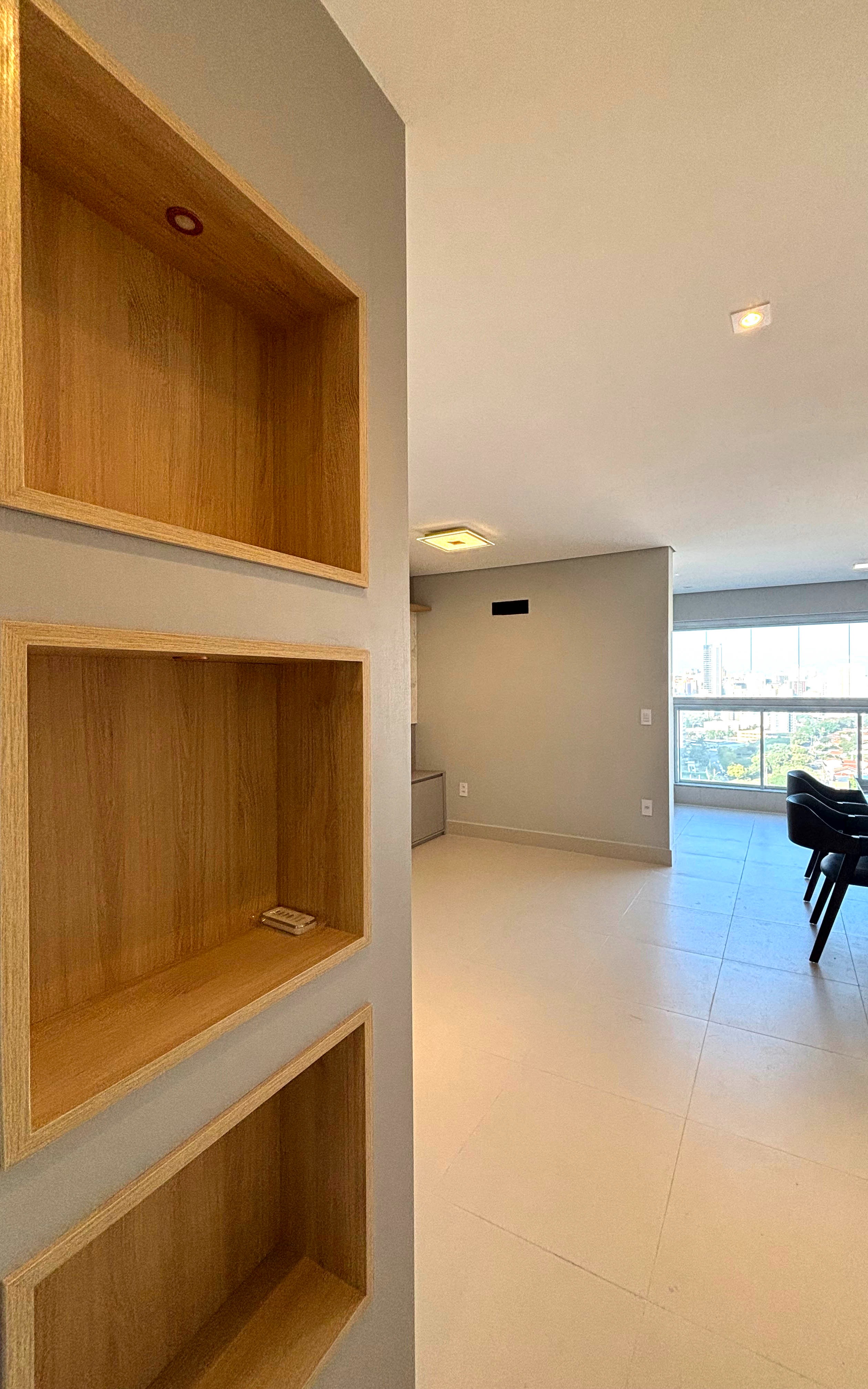 Apartamento à venda com 3 quartos, 115m² - Foto 2