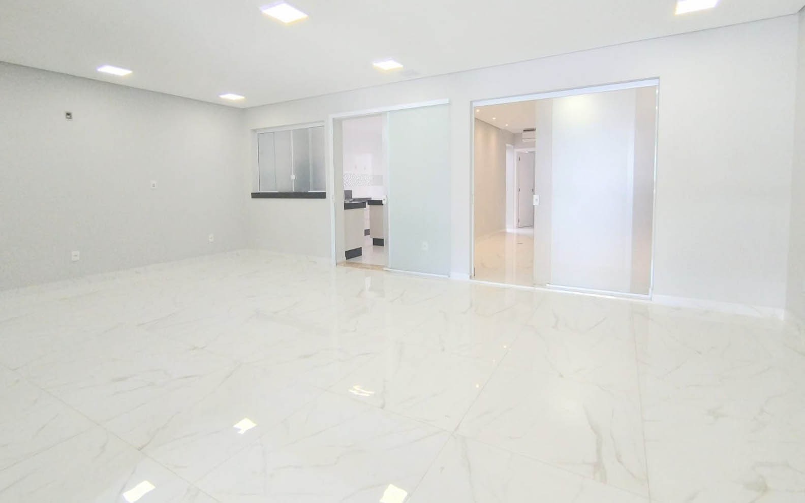 Casa à venda com 3 quartos, 200m² - Foto 8