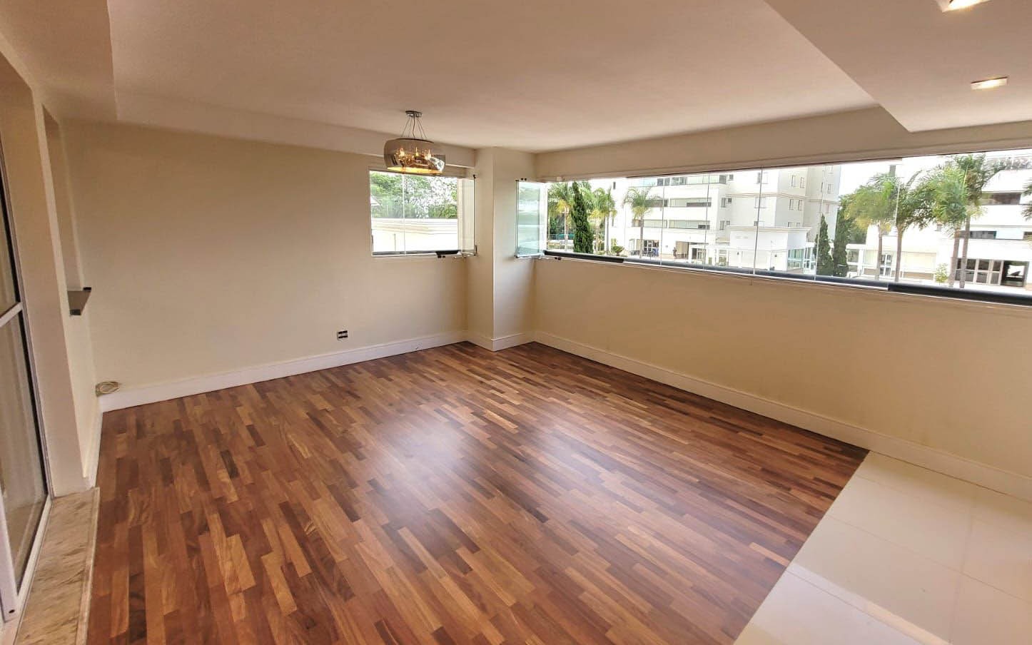 Apartamento para alugar com 3 quartos, 125m² - Foto 3