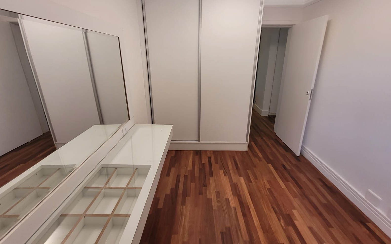 Apartamento para alugar com 3 quartos, 125m² - Foto 18