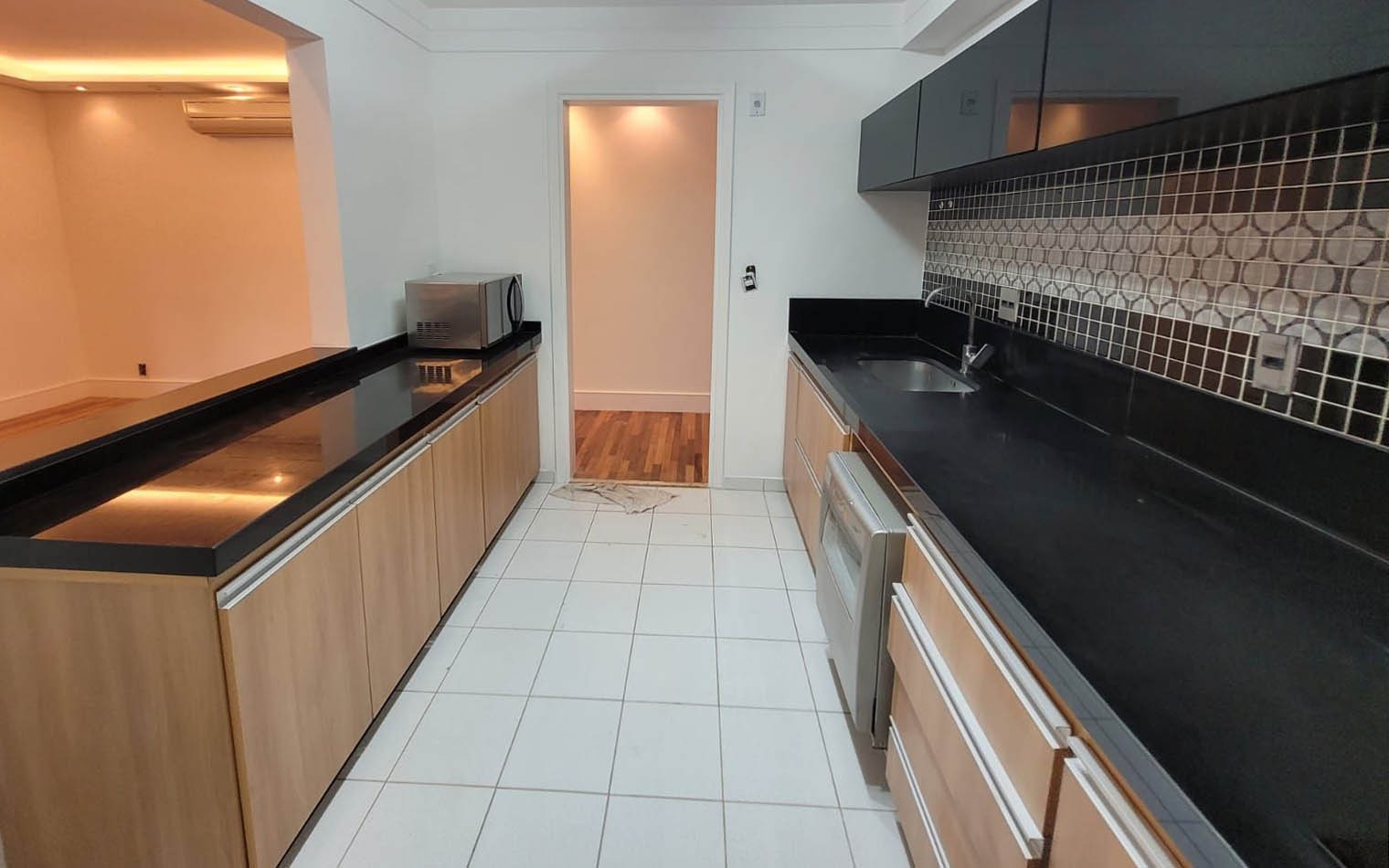 Apartamento para alugar com 3 quartos, 125m² - Foto 9