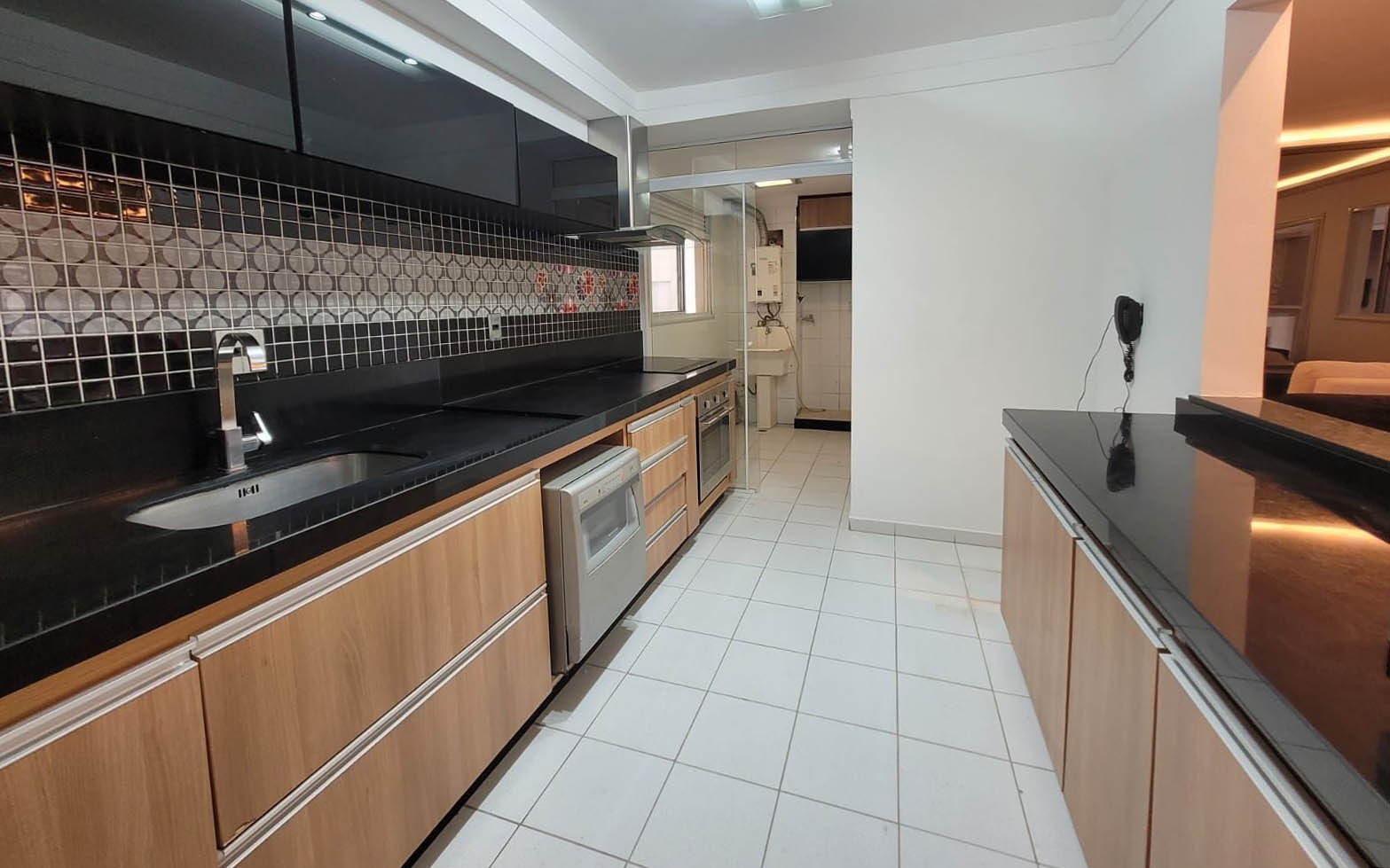 Apartamento para alugar com 3 quartos, 125m² - Foto 8