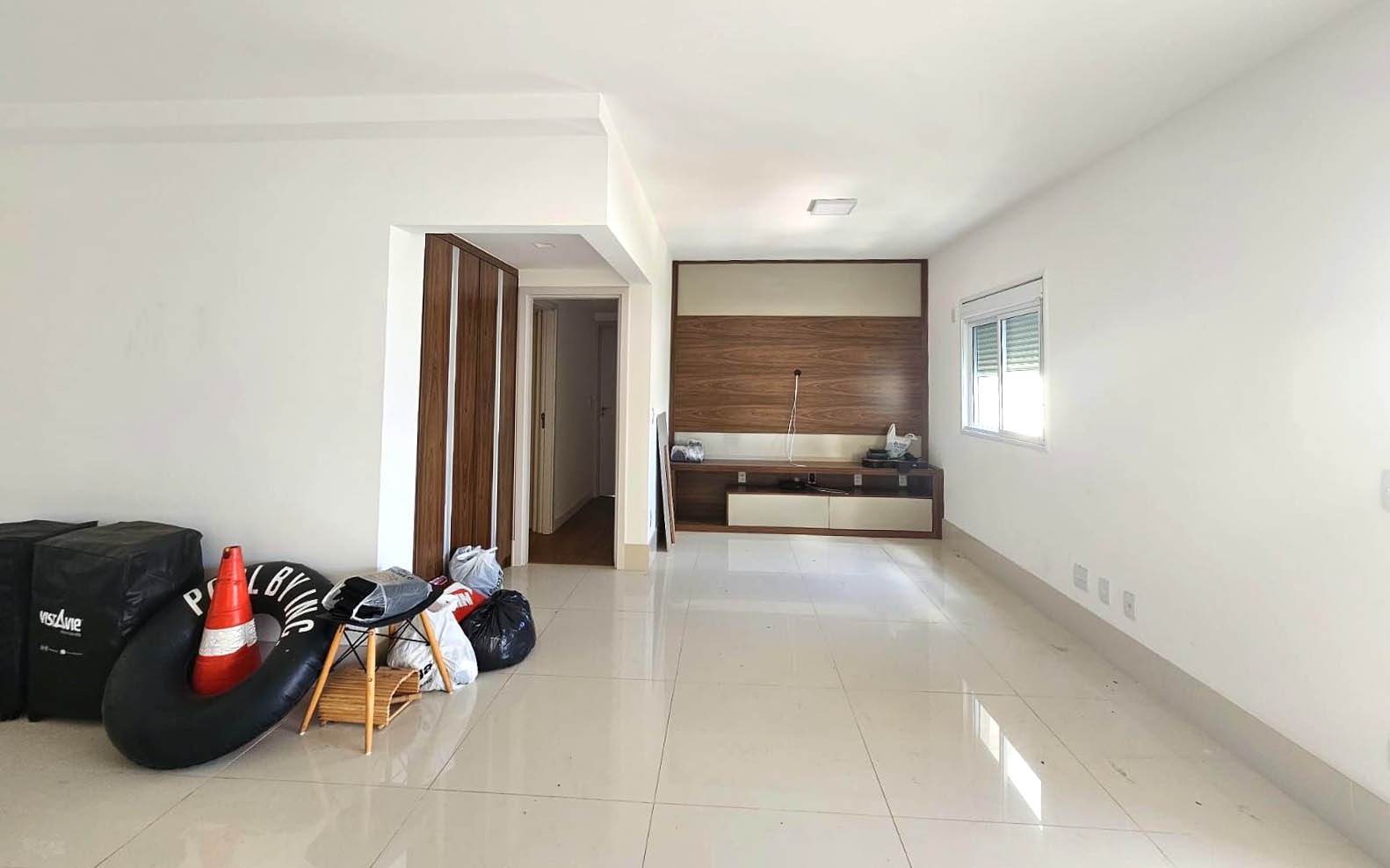 Apartamento para alugar com 3 quartos, 131m² - Foto 3