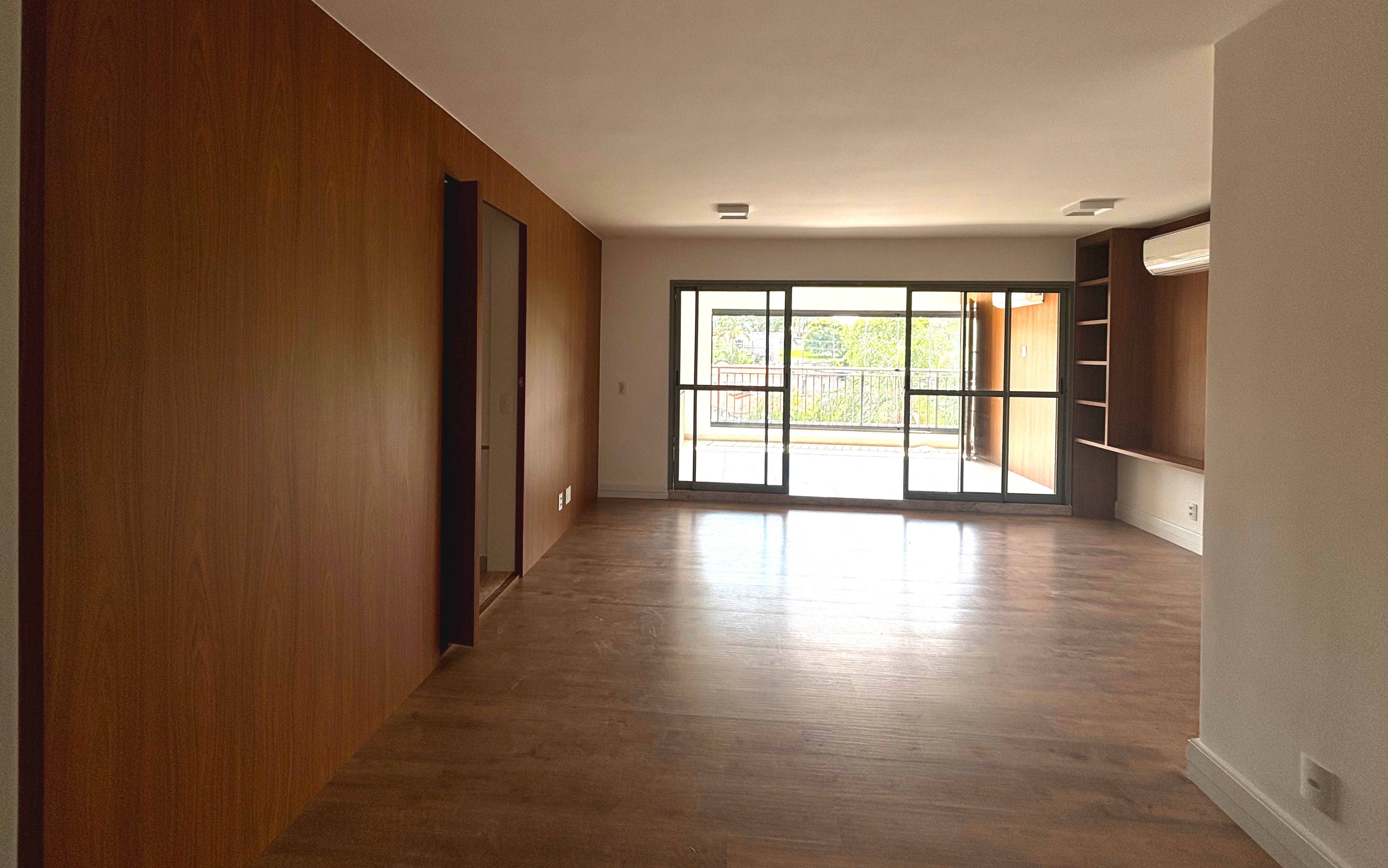 Apartamento à venda e aluguel com 3 quartos, 121m² - Foto 2