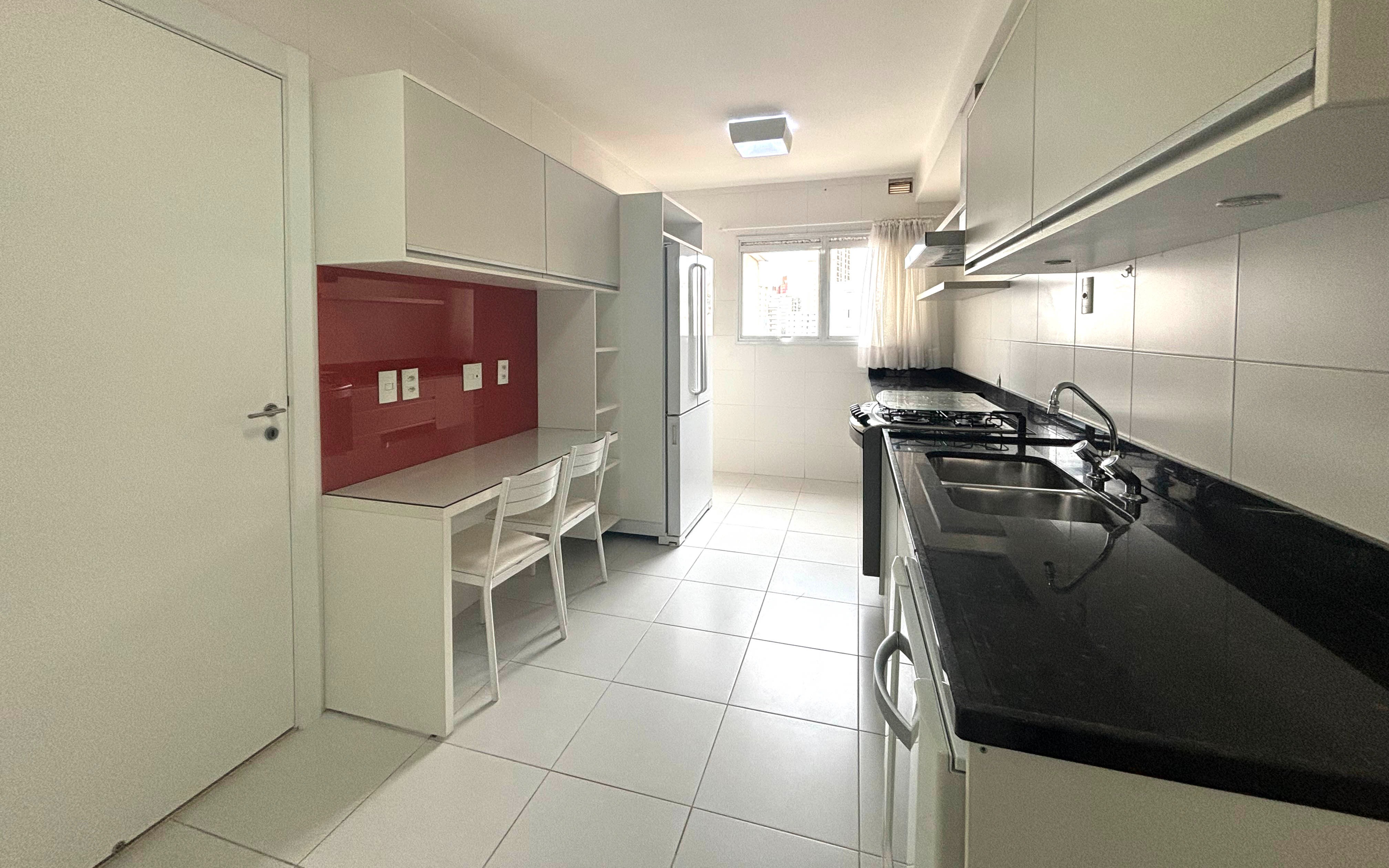 Apartamento para alugar com 3 quartos, 163m² - Foto 12