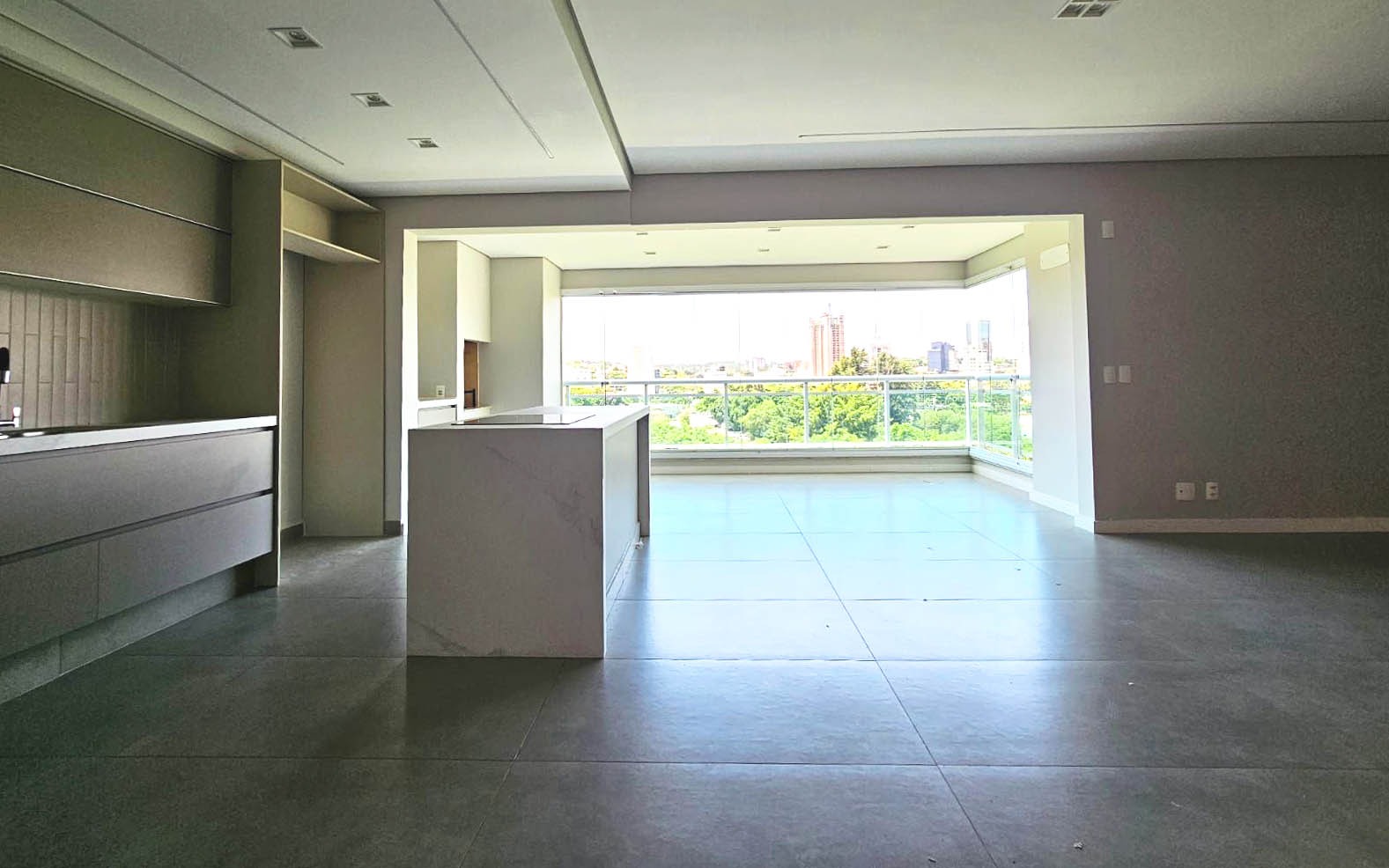 Apartamento à venda e aluguel com 3 quartos, 134m² - Foto 2