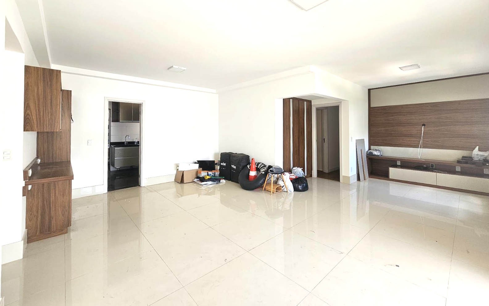 Apartamento para alugar com 3 quartos, 131m² - Foto 4