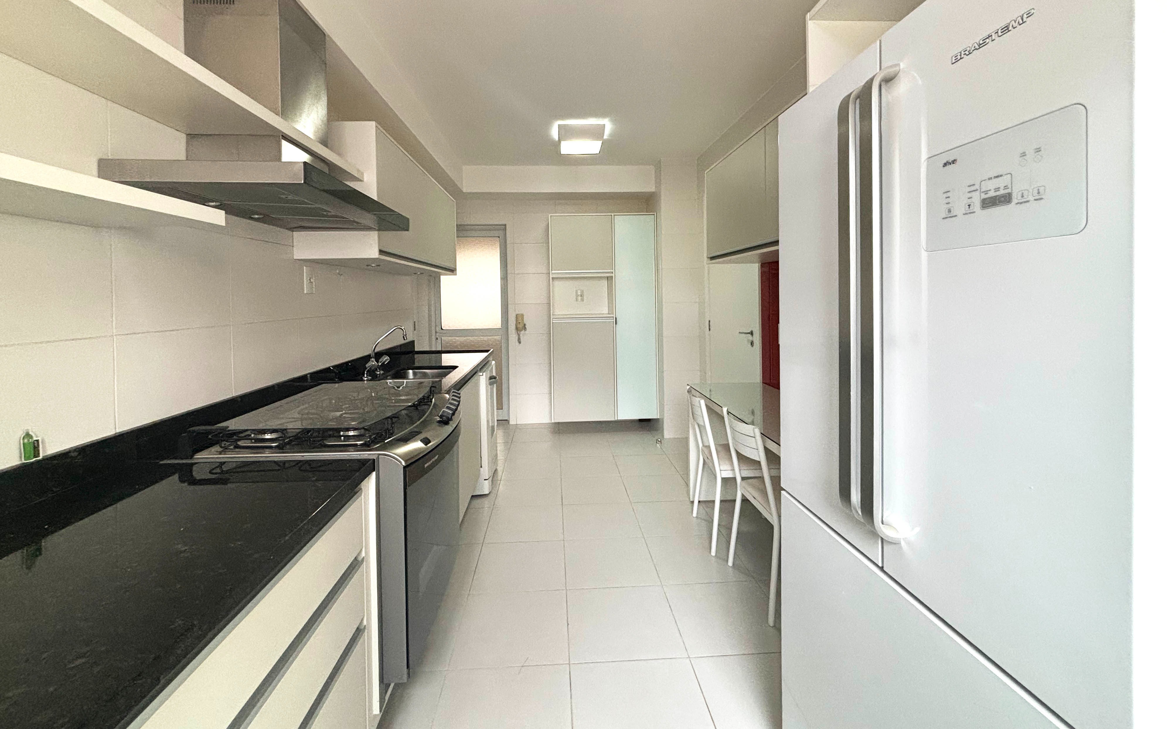 Apartamento para alugar com 3 quartos, 163m² - Foto 15