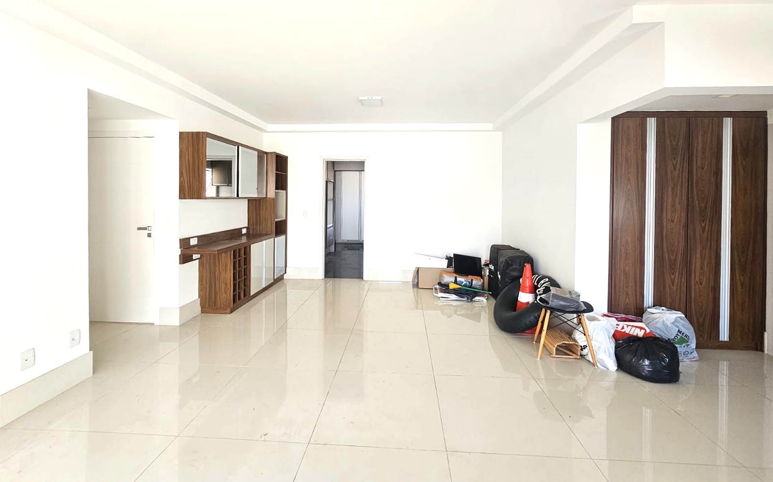 Apartamento para alugar com 3 quartos, 131m² - Foto 5