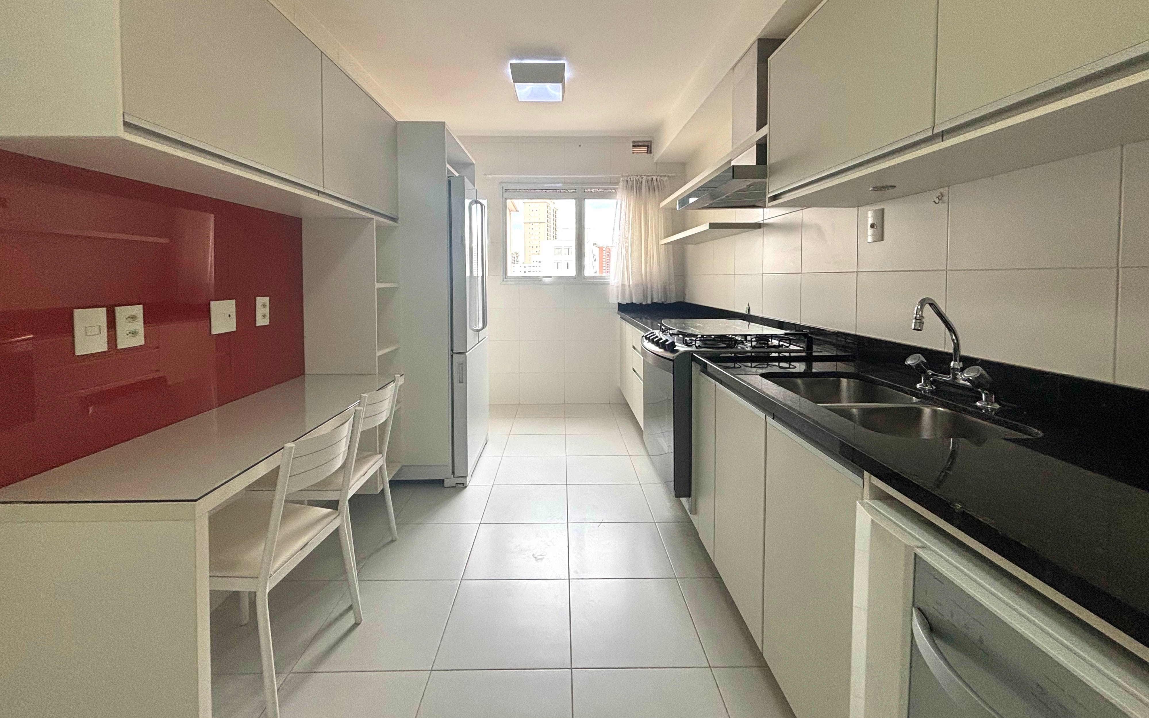 Apartamento para alugar com 3 quartos, 163m² - Foto 11