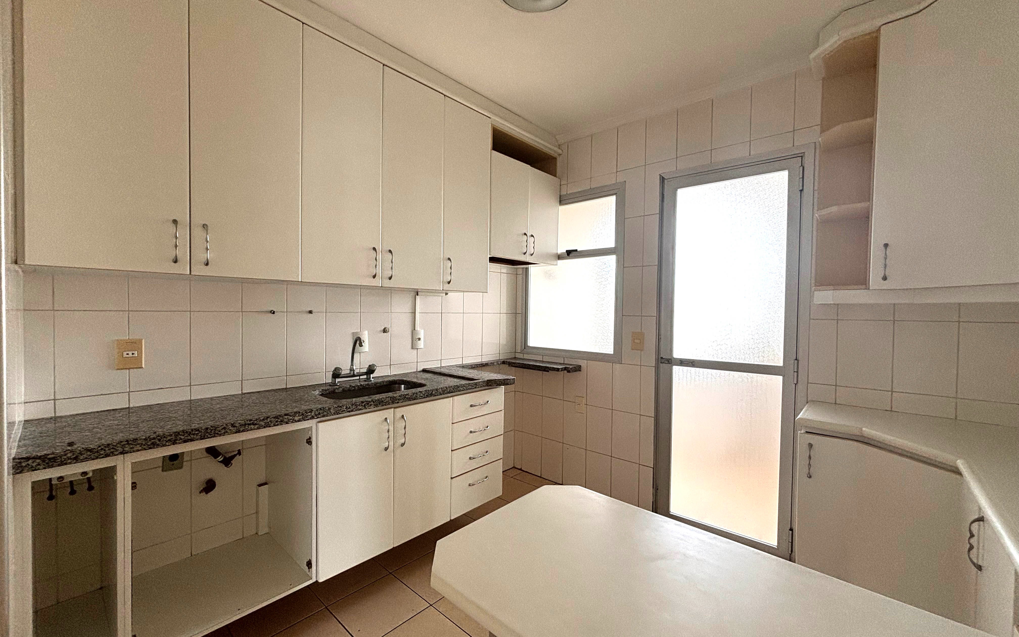 Apartamento à venda com 3 quartos, 98m² - Foto 9