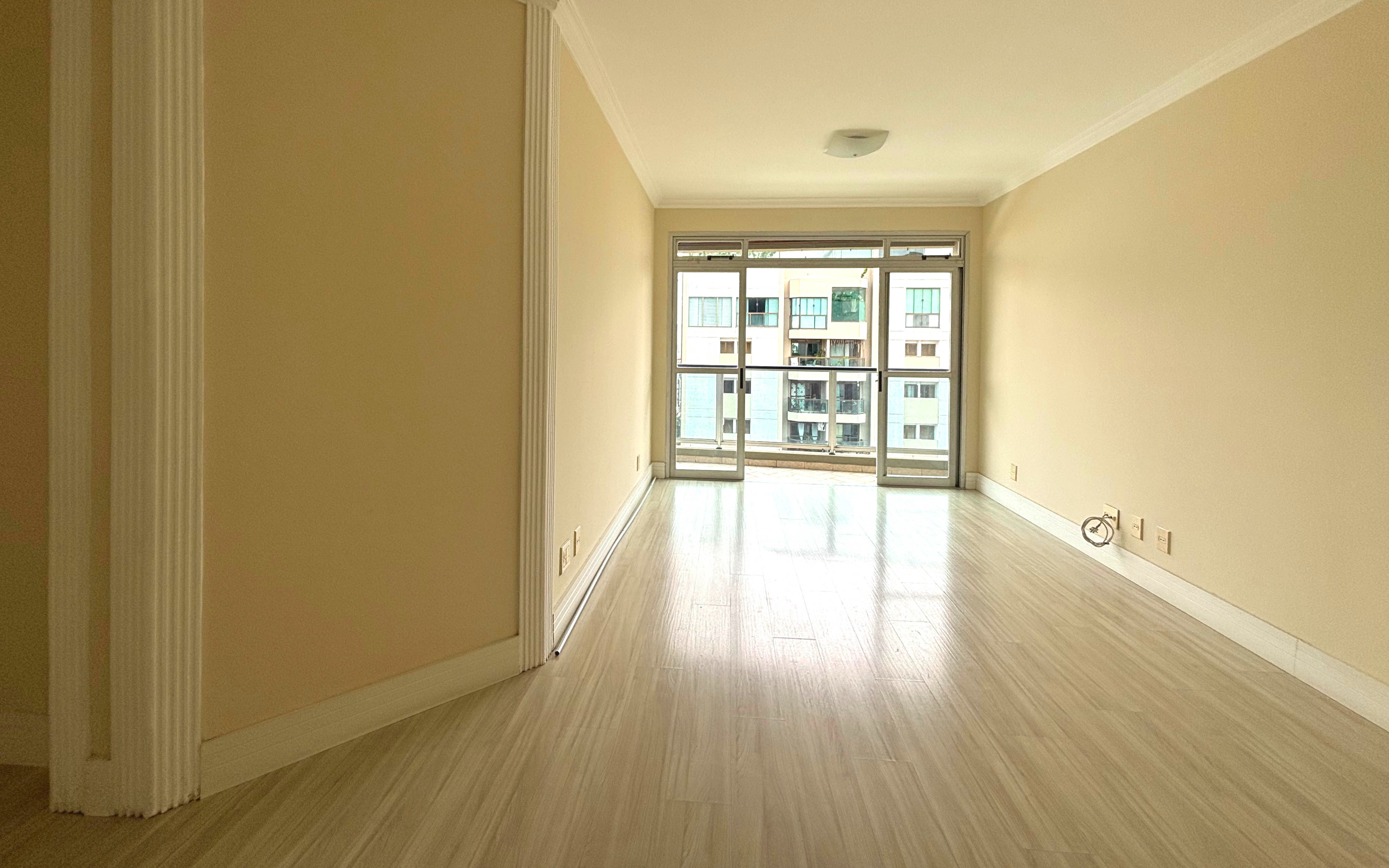 Apartamento para alugar com 3 quartos, 98m² - Foto 3