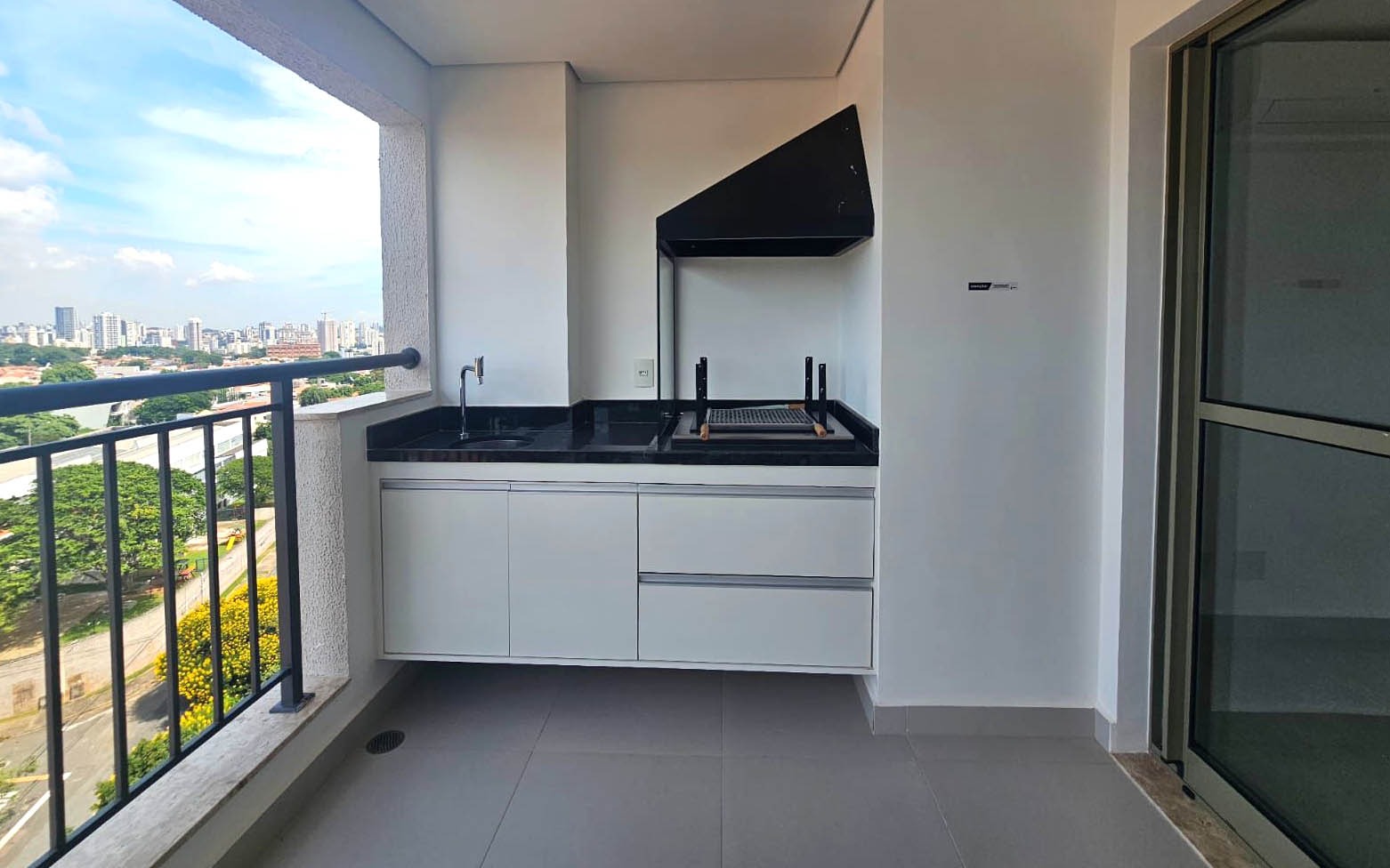 Apartamento para alugar com 2 quartos, 73m² - Foto 13