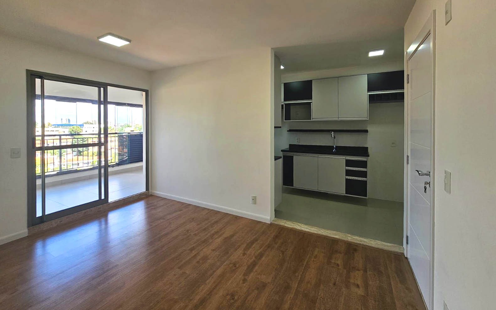 Apartamento para alugar com 2 quartos, 73m² - Foto 4