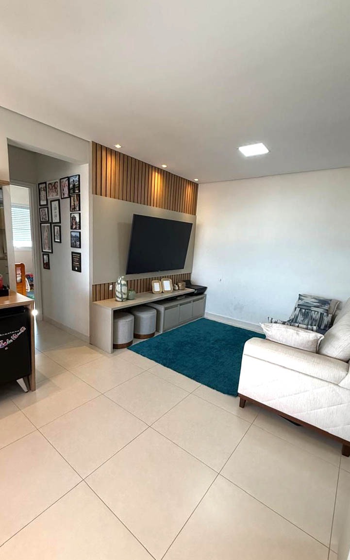 Apartamento à venda com 2 quartos, 75m² - Foto 1