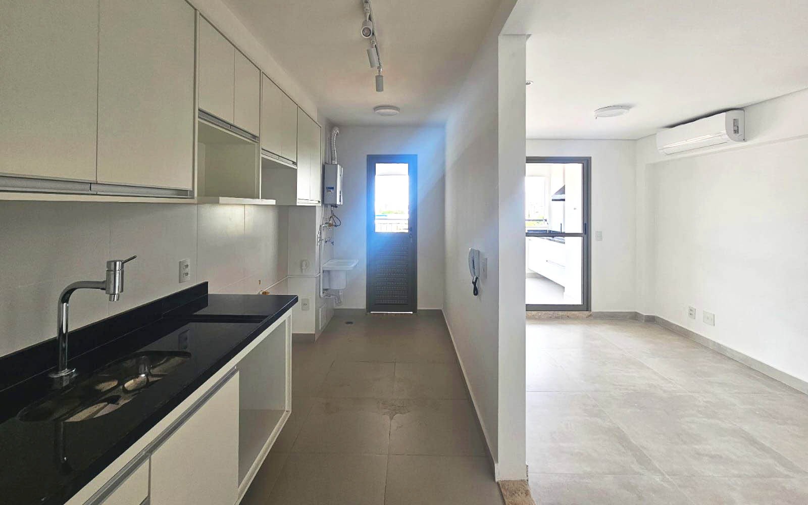 Apartamento para alugar com 2 quartos, 73m² - Foto 10