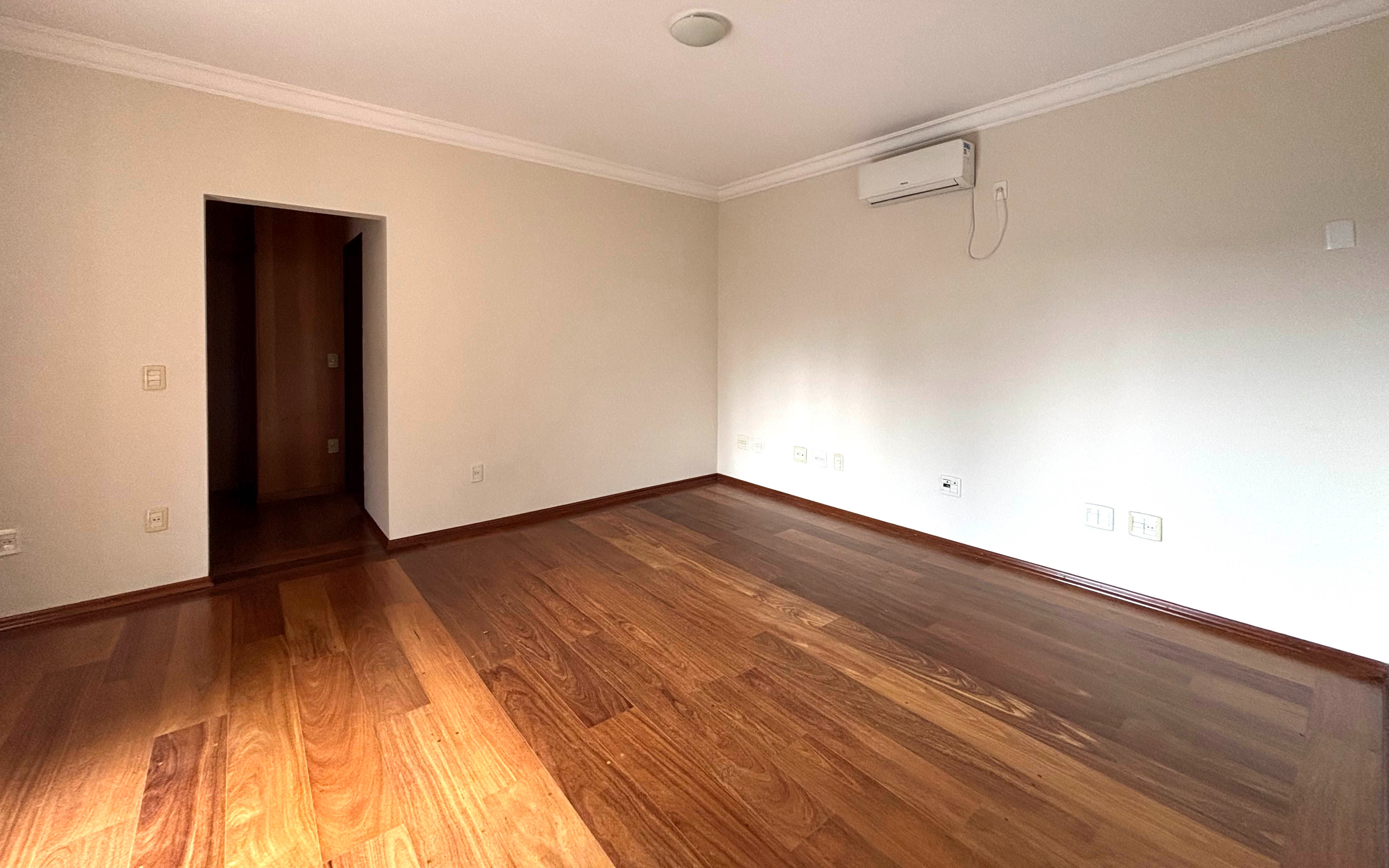 Casa de Condomínio para alugar com 4 quartos, 380m² - Foto 10