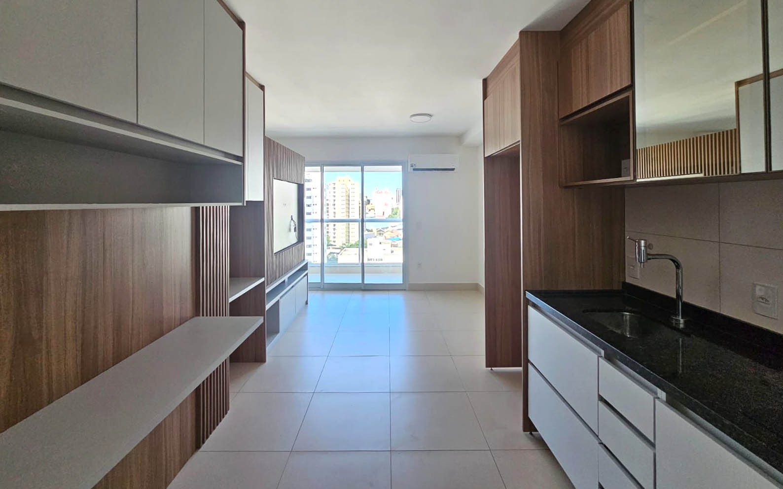 Apartamento à venda e aluguel com 1 quarto, 41m² - Foto 1