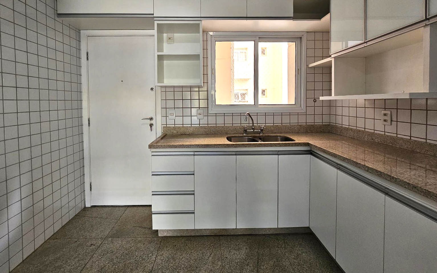 Apartamento à venda e aluguel com 3 quartos, 148m² - Foto 12