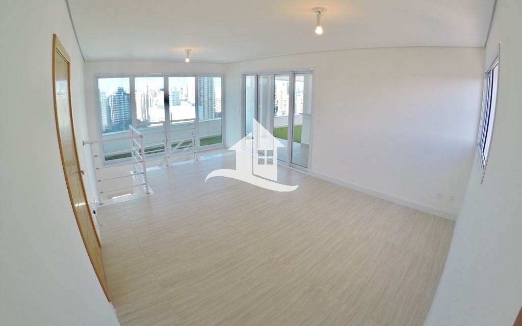 Cobertura, 3 quartos, 225 m² - Foto 2