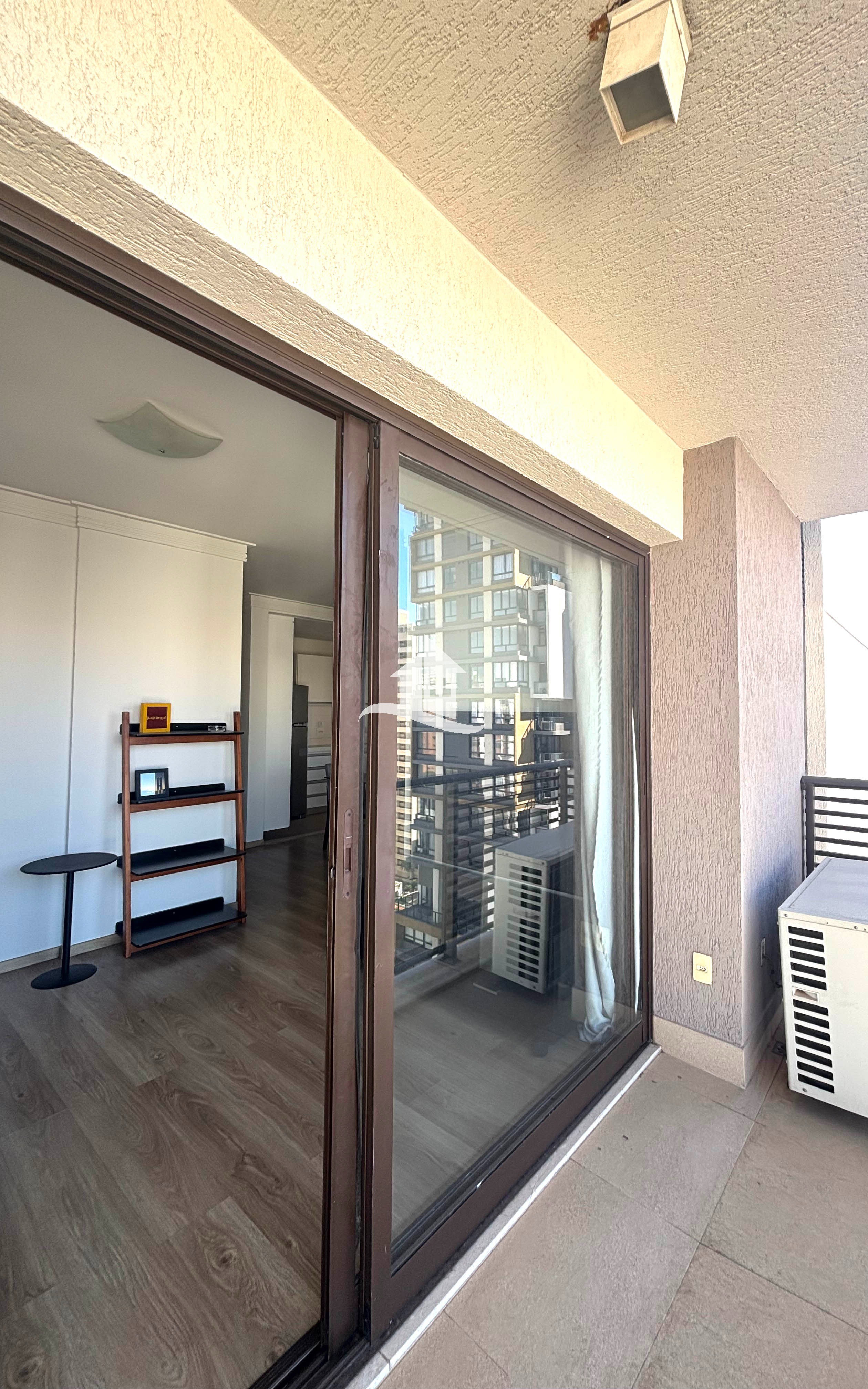 Apartamento à venda e aluguel com 1 quarto, 57m² - Foto 2