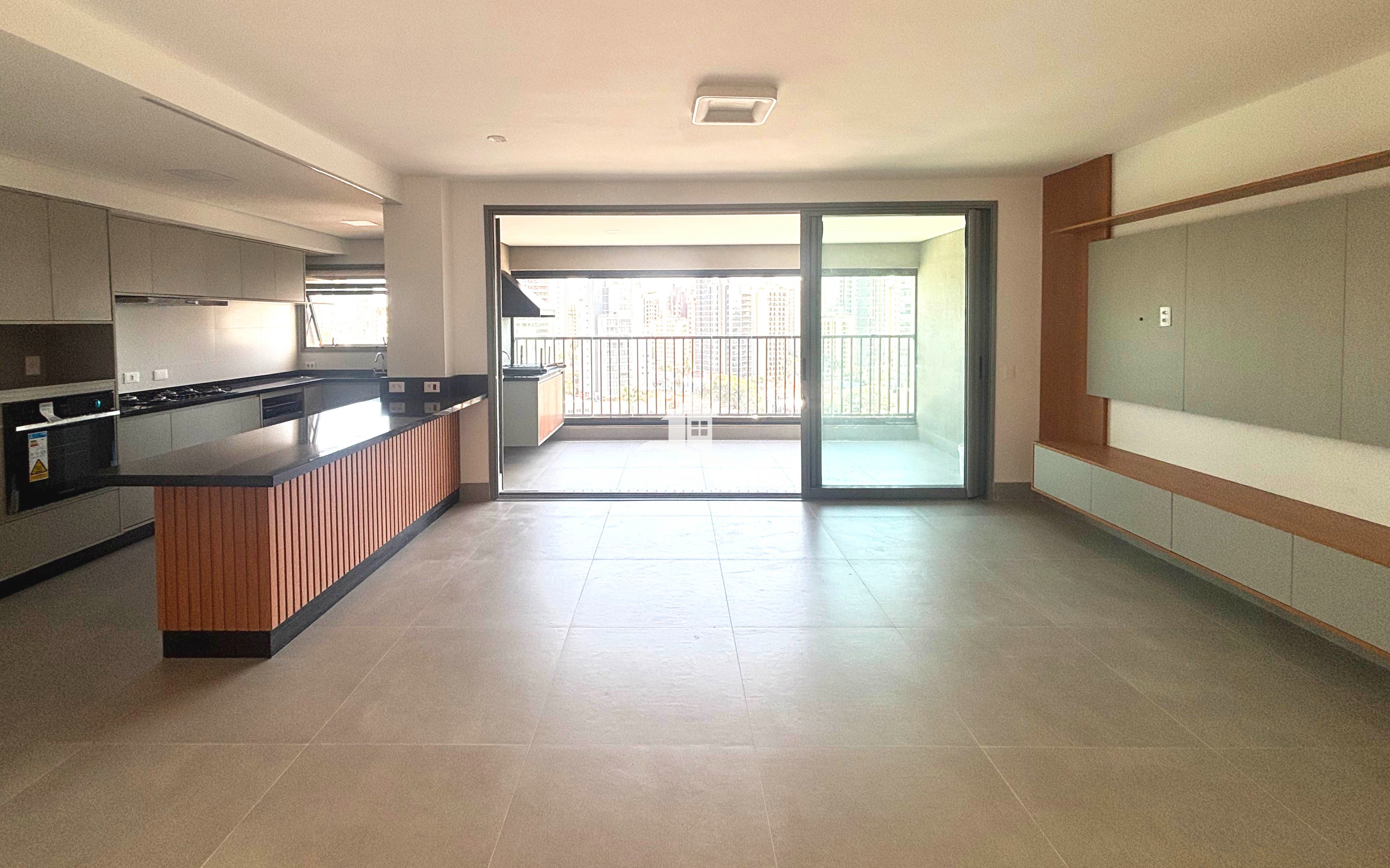 Apartamento para alugar com 3 quartos, 139m² - Foto 13