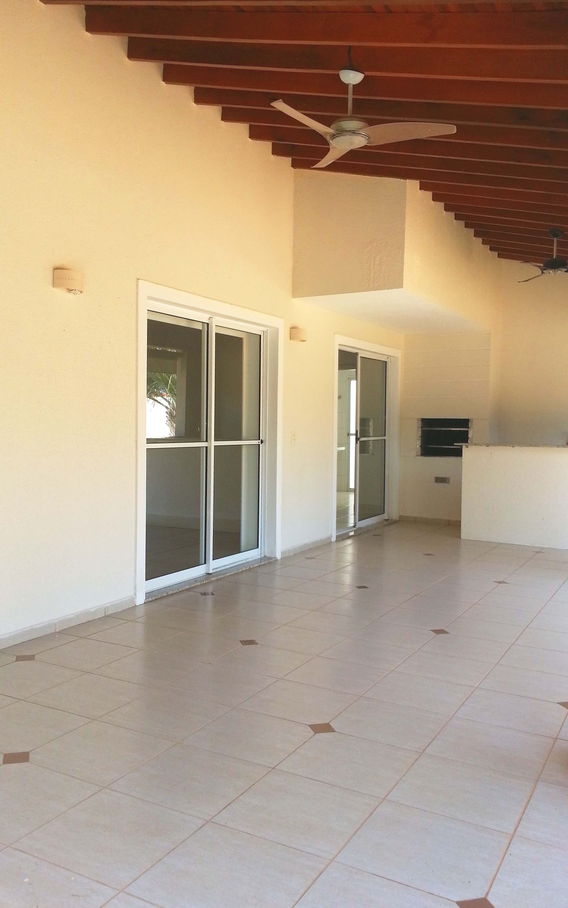 Casa de Condomínio à venda com 3 quartos, 700m² - Foto 2