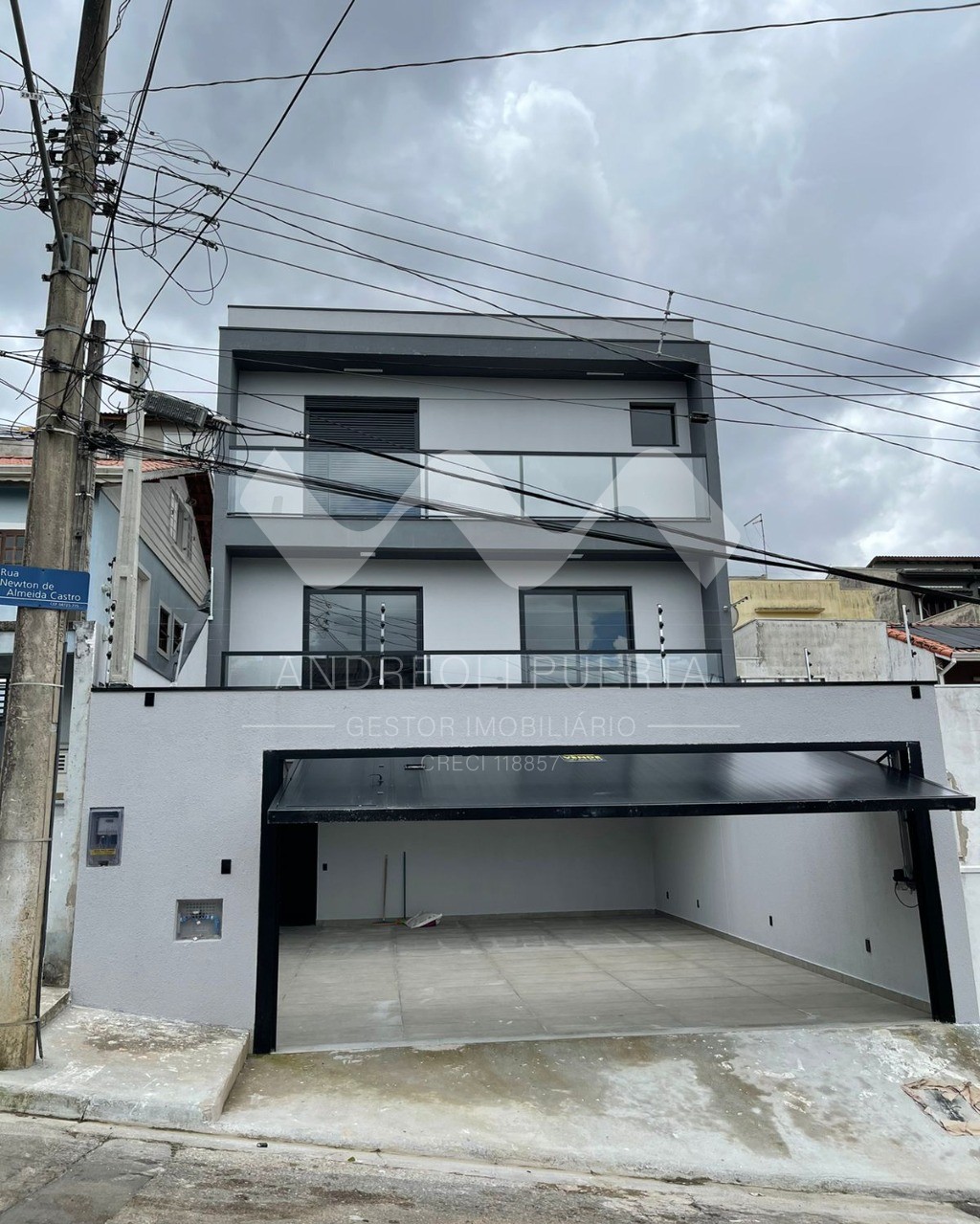 Sobrado à venda com 3 quartos, 165m² - Foto 1