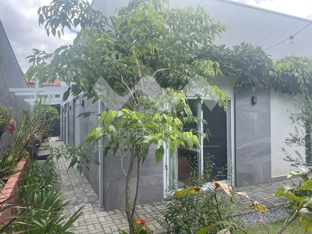 Casa à venda com 3 quartos, 331m² - Foto 12