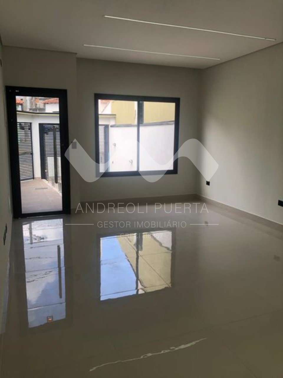 Casa à venda com 3 quartos, 206m² - Foto 2