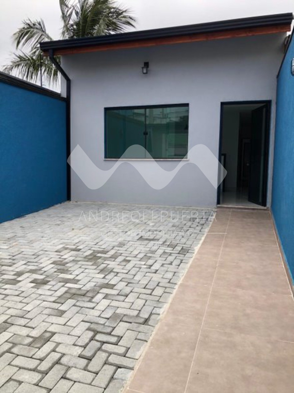 Casa à venda com 2 quartos, 125m² - Foto 1