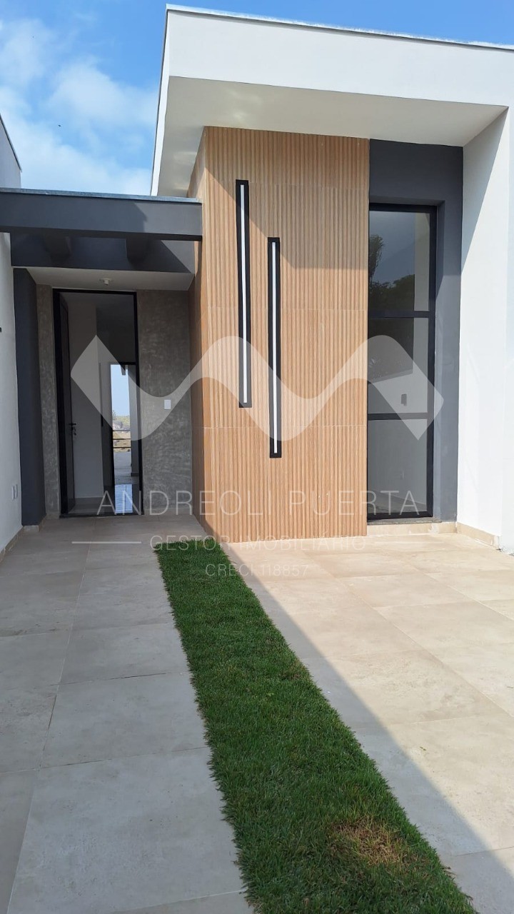 Casa à venda com 3 quartos, 250m² - Foto 1