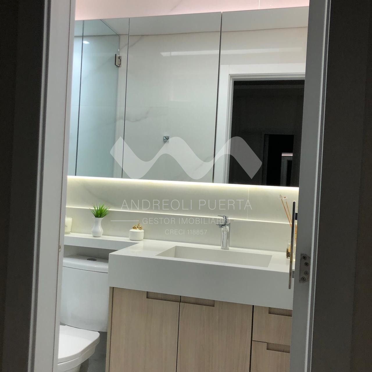 Apartamento à venda com 2 quartos, 80m² - Foto 2