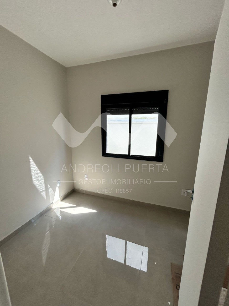 Casa à venda com 3 quartos, 250m² - Foto 4