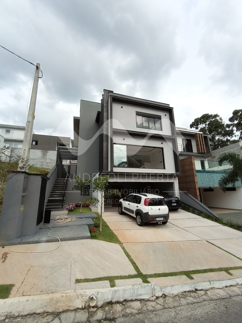 Casa de Condomínio à venda com 3 quartos, 265m² - Foto 2