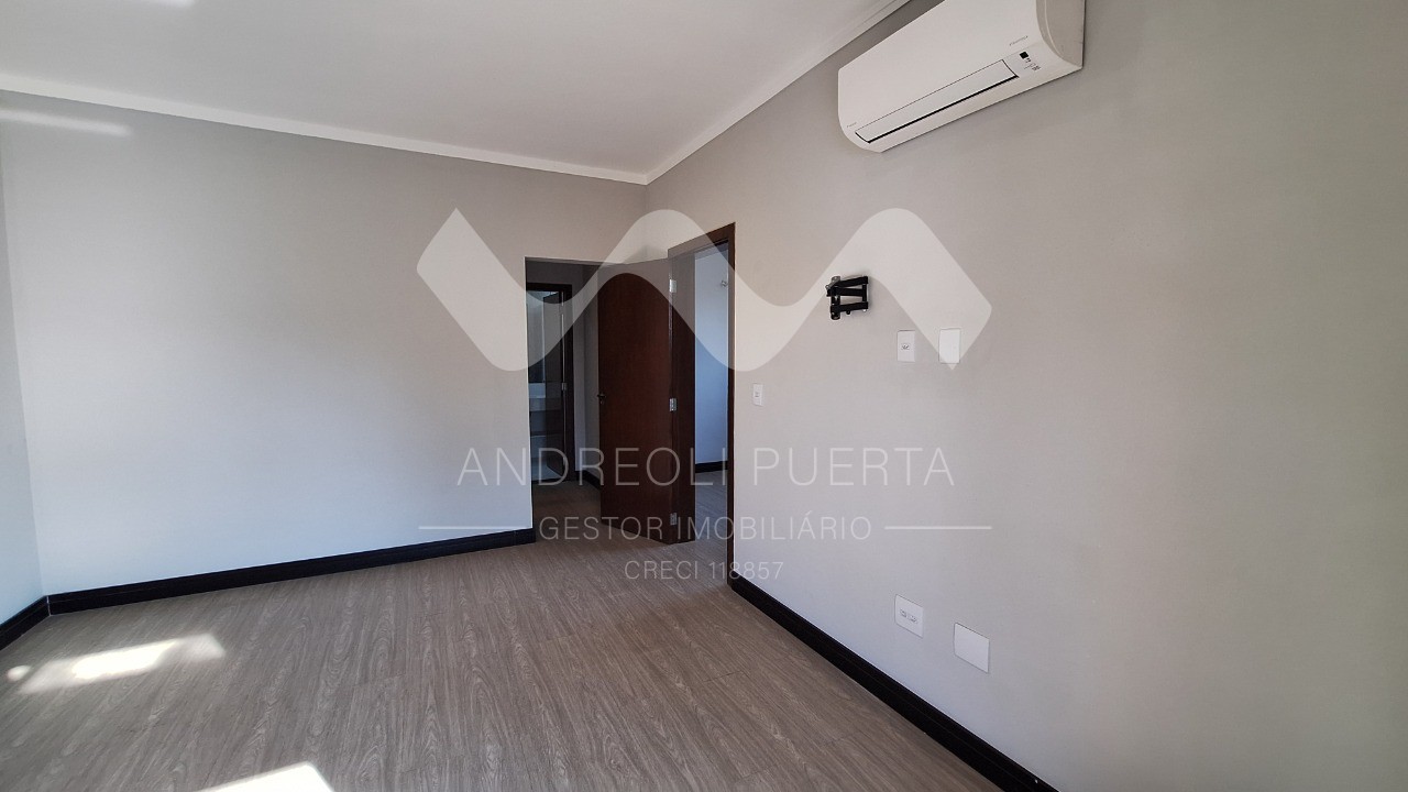 Casa de Condomínio à venda e aluguel com 3 quartos, 250m² - Foto 26