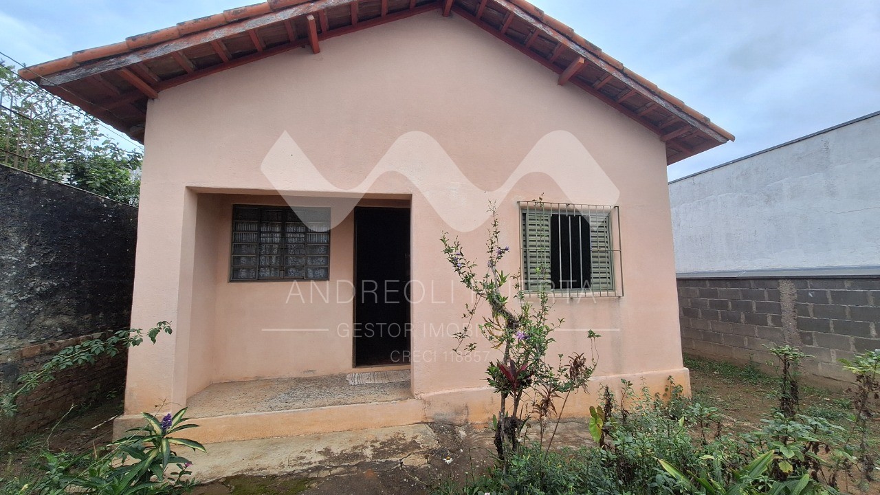 Casa à venda com 2 quartos, 300m² - Foto 1