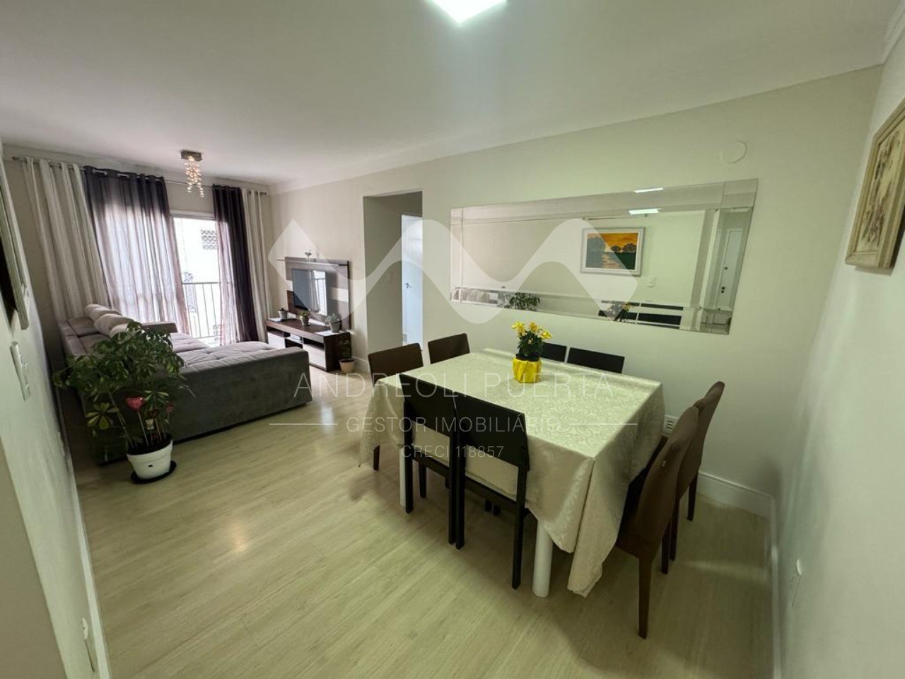 Apartamento à venda com 2 quartos, 70m² - Foto 4